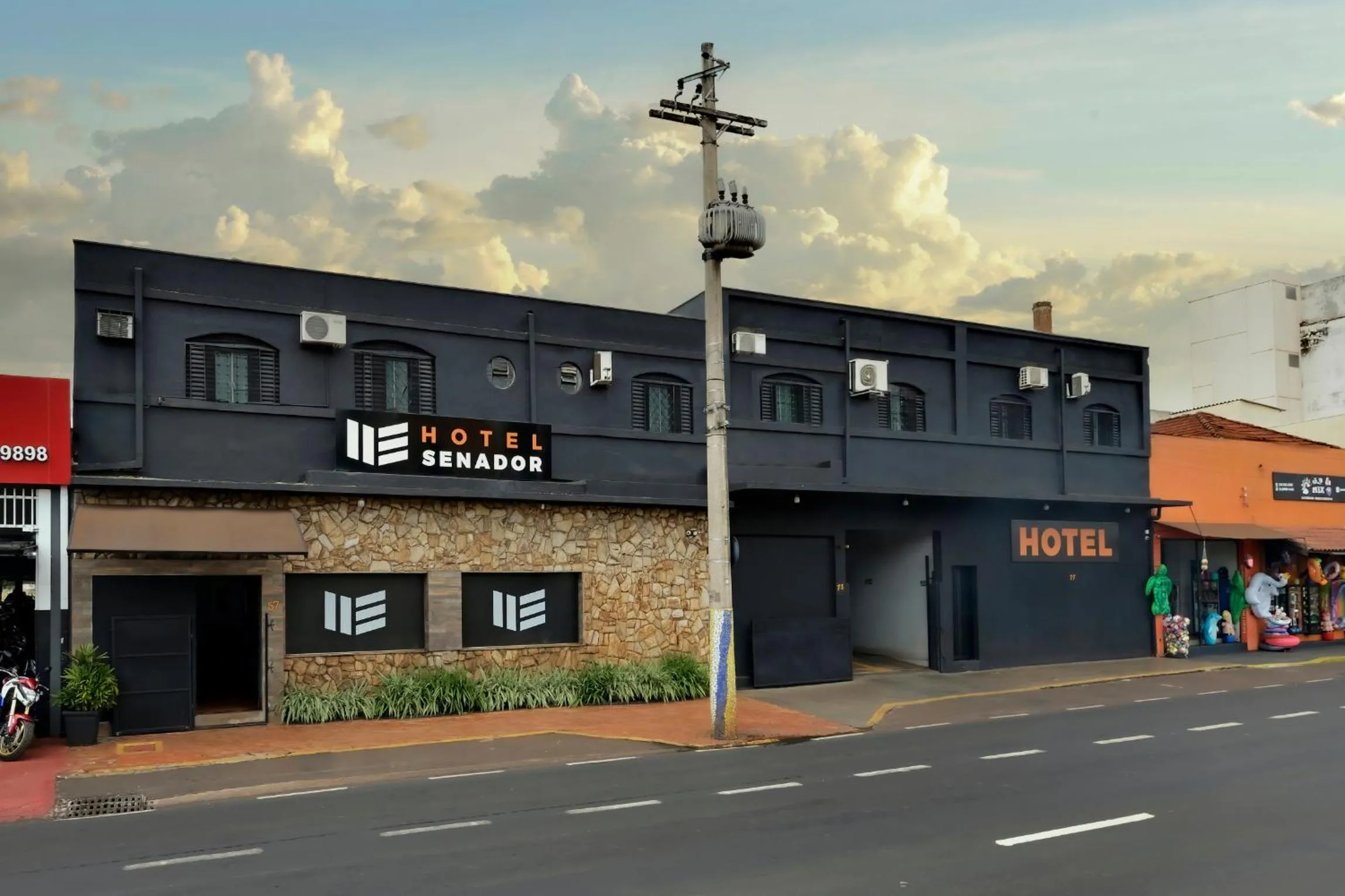 HOTEL SENADoR