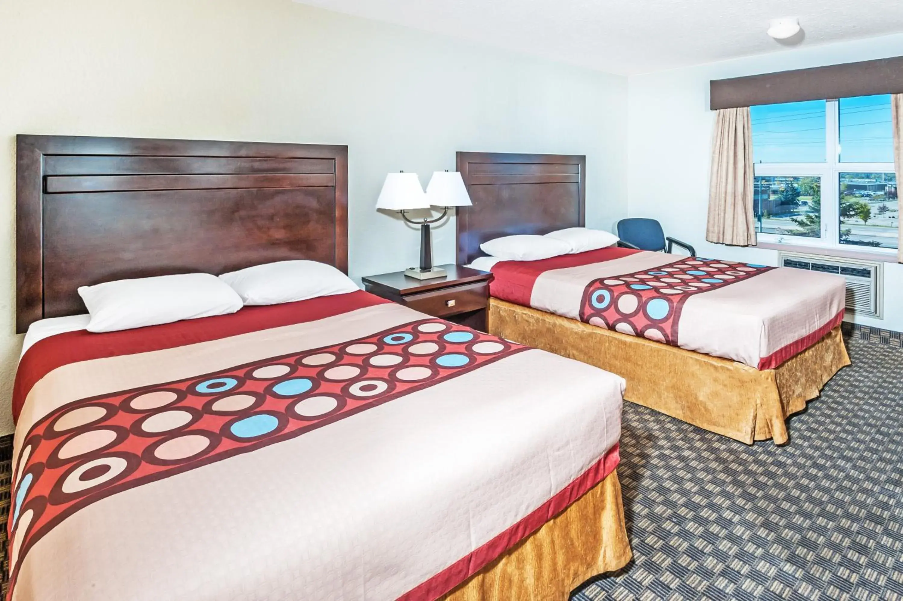 Deluxe Queen Room with Two Queen Beds - Non-Smoking in Super 8 by Wyndham Calgary/Airport Deluxe Queen Room with Two Queen Beds - Non-Smoking in Super 8 by Wyndham Calgary/Airport