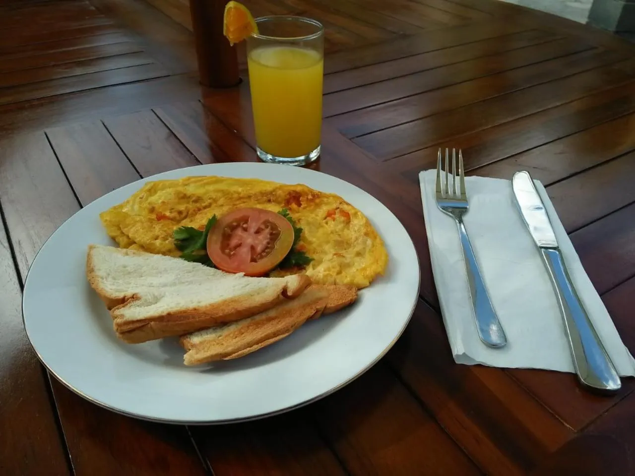 Food and drinks in Bale Lumbung Bungalows