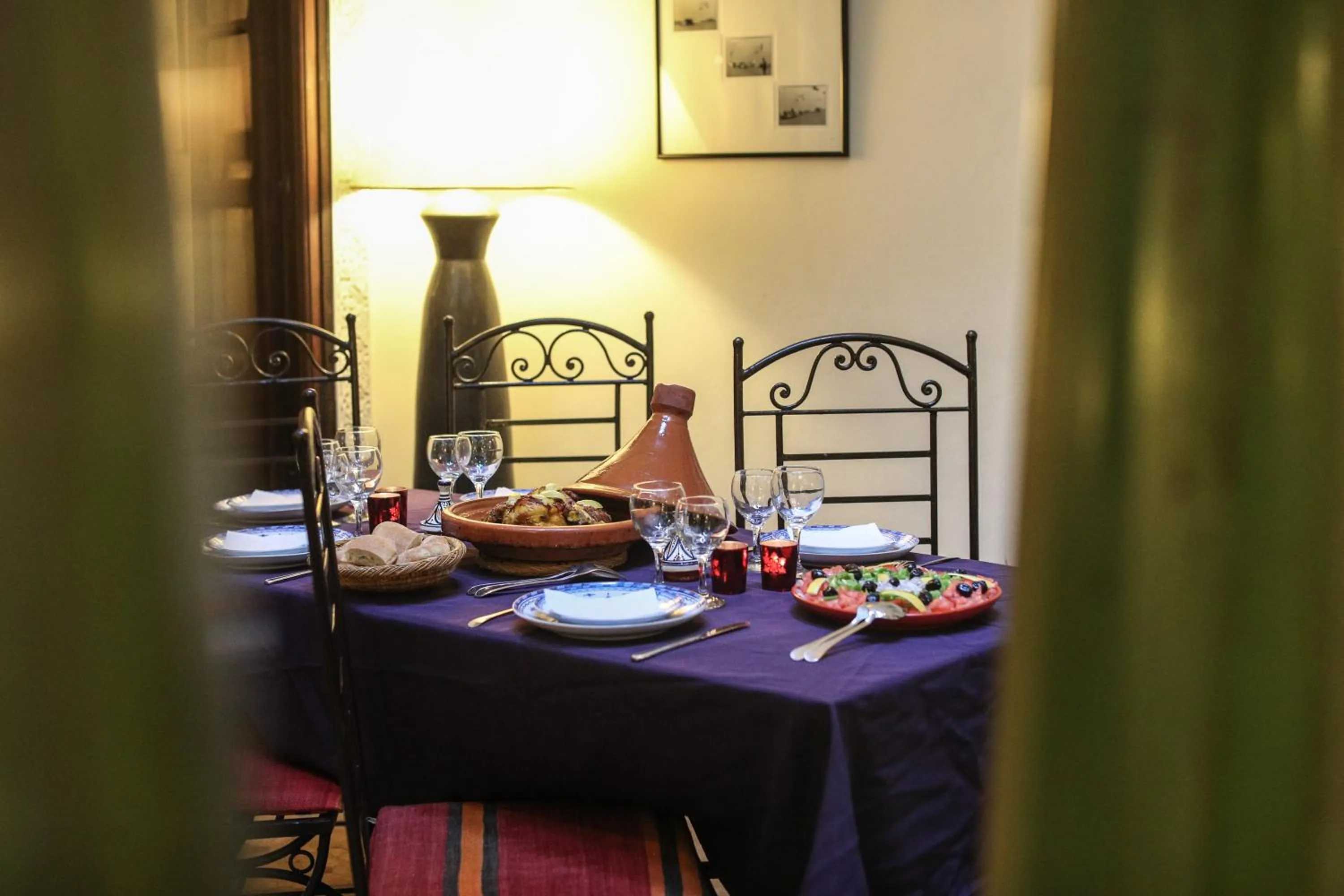 Restaurant/places to eat in Riad Marhbabikoum