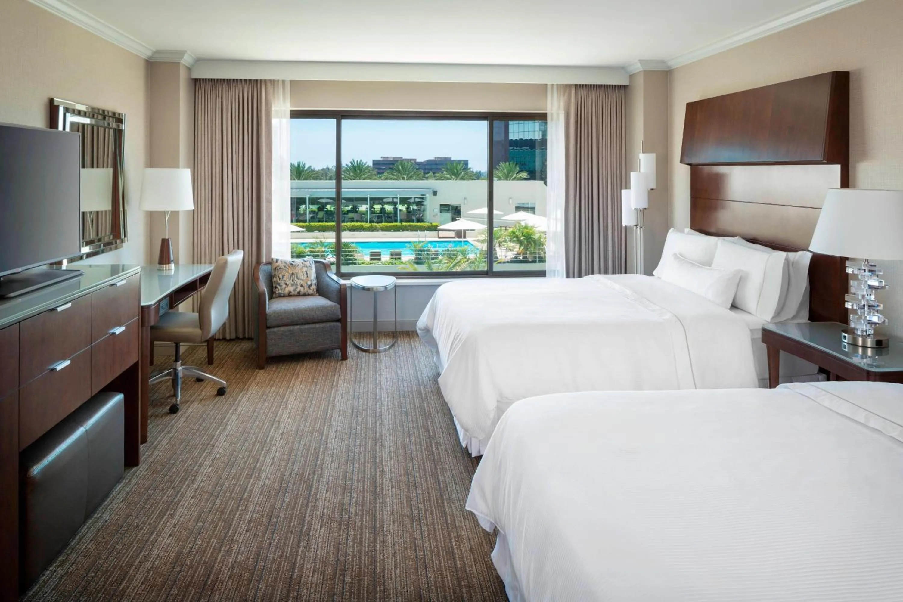Photo of the whole room, Bed in The Westin South Coast Plaza, Costa Mesa