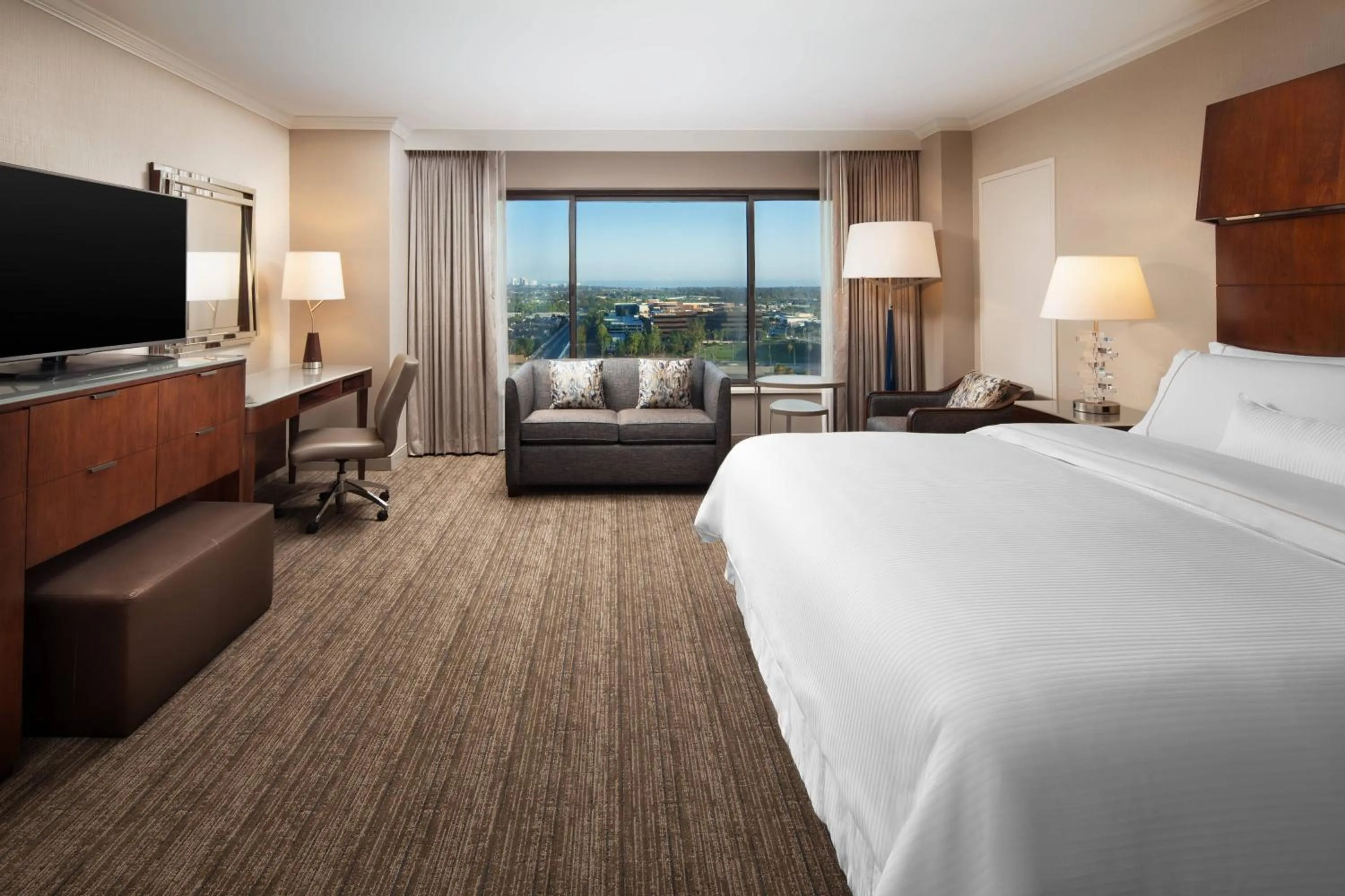 Photo of the whole room, Bed in The Westin South Coast Plaza, Costa Mesa