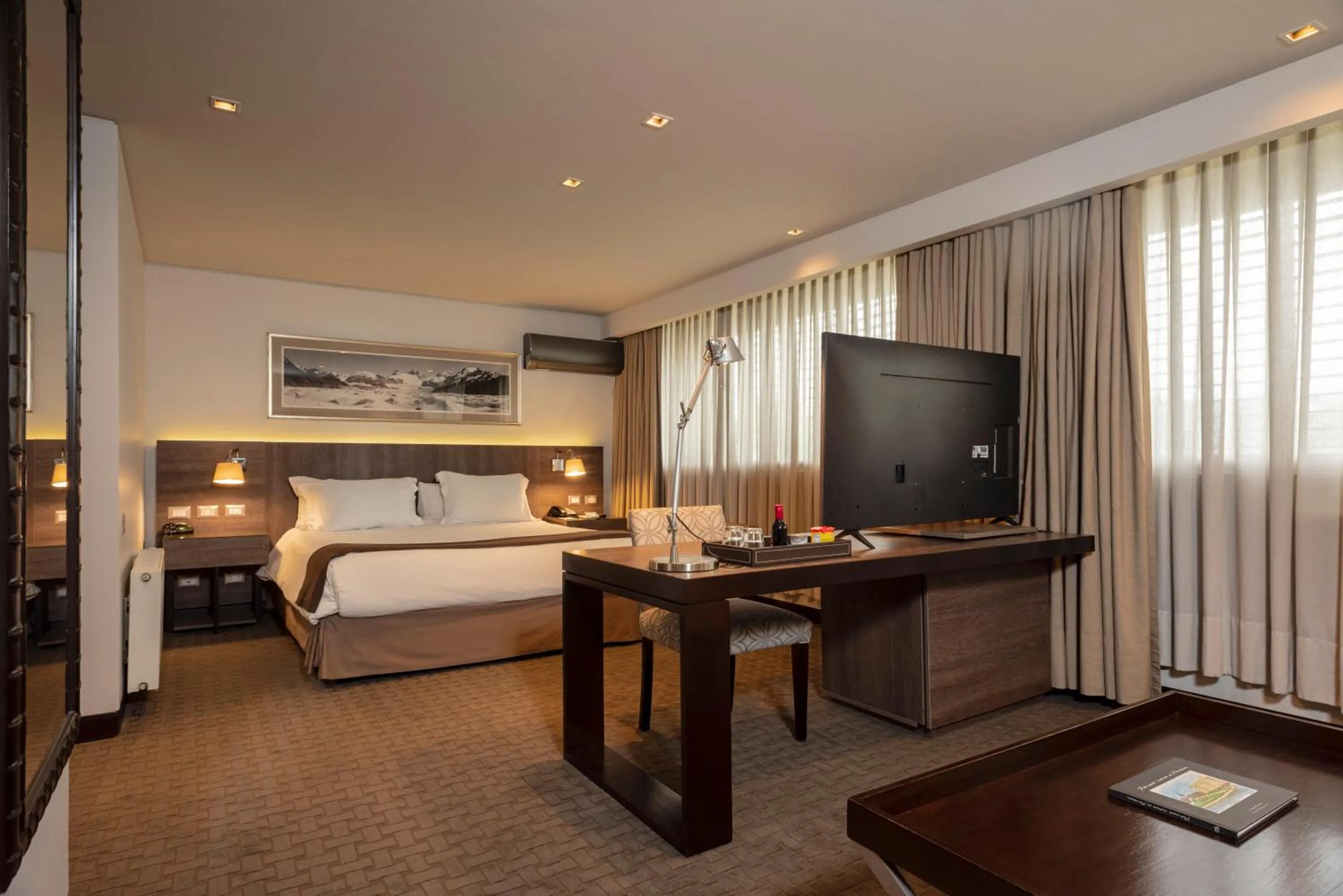 Photo of the whole room, Bed in Hotel Los Españoles Plus