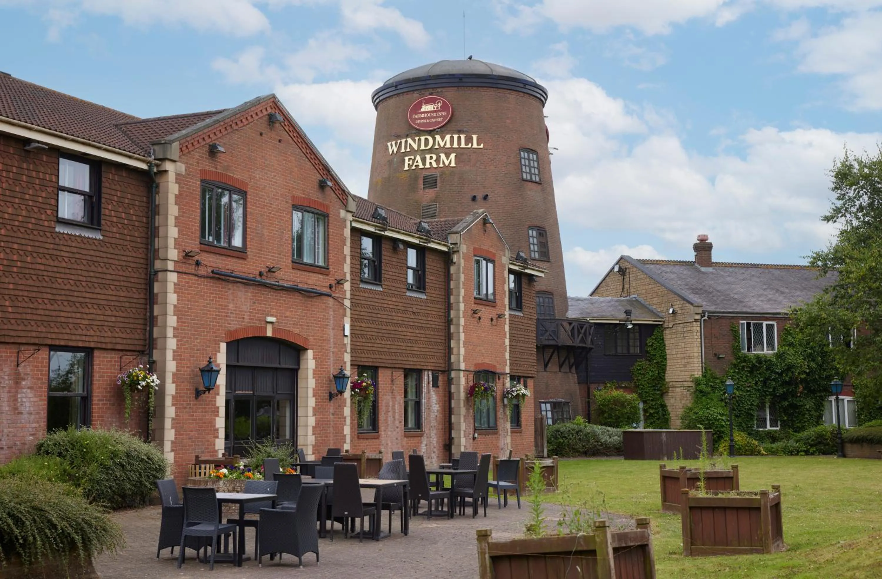 Property building in Windmill Farm Lincoln by Greene King Inns