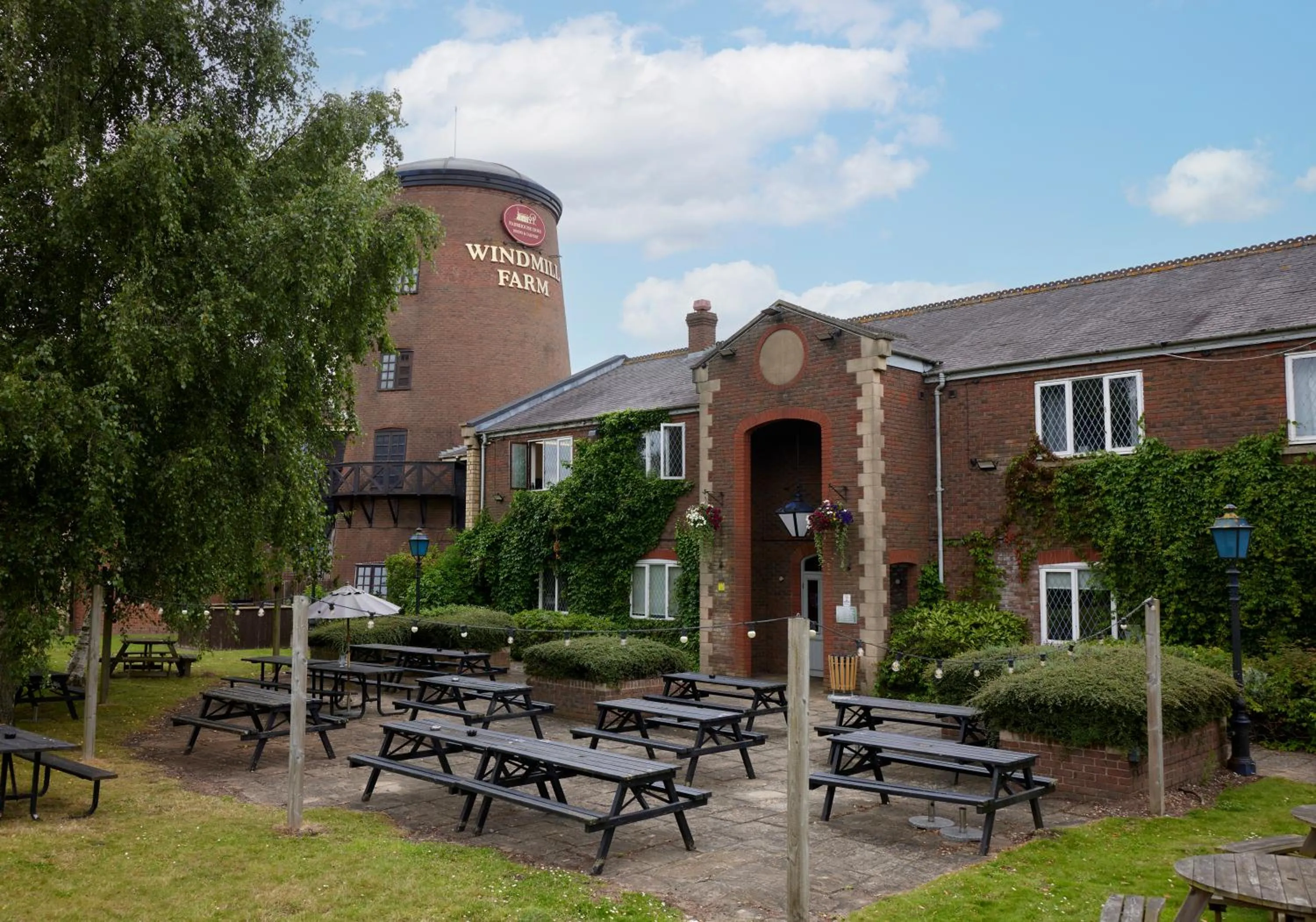 Garden in Windmill Farm Lincoln by Greene King Inns