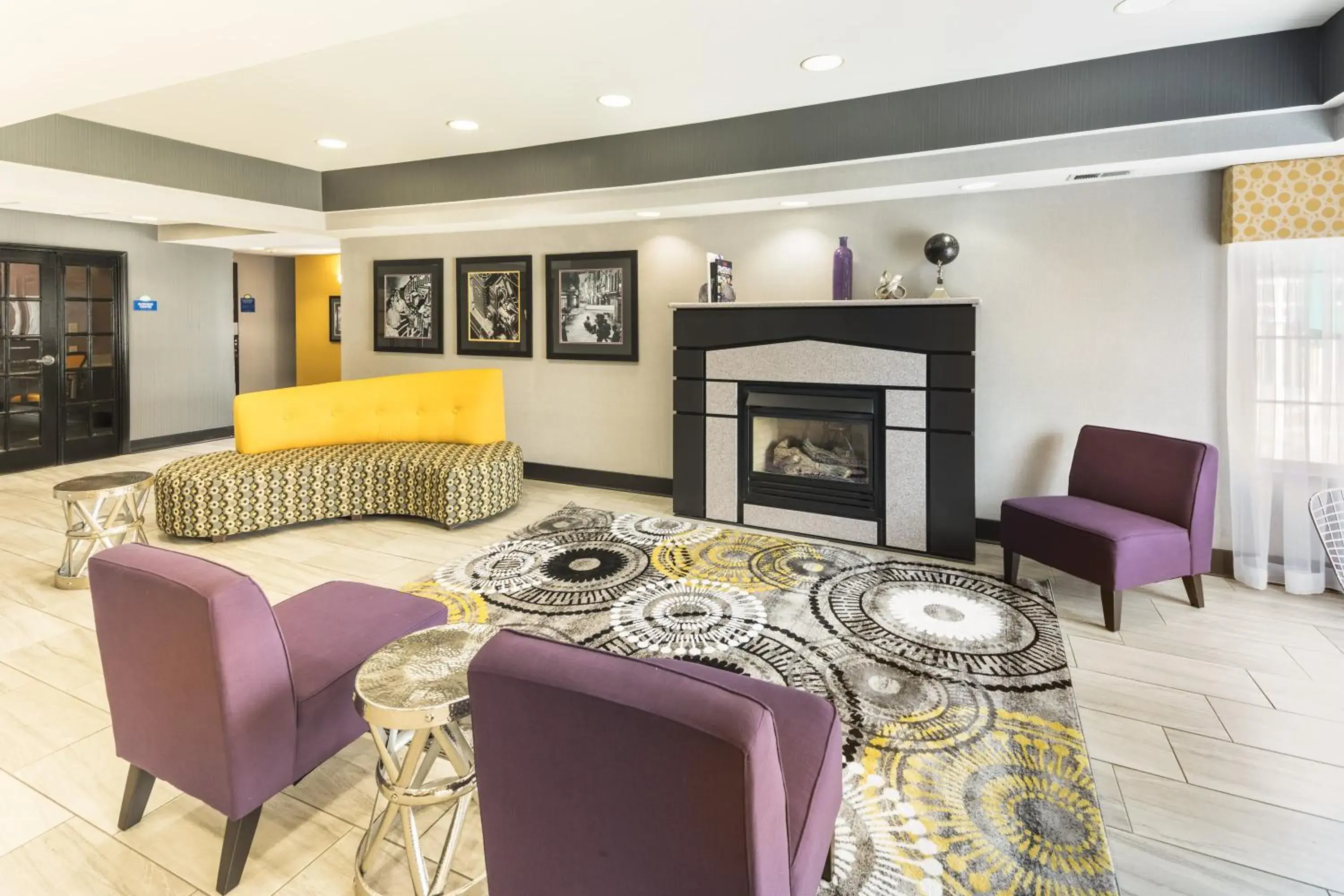 Lobby or reception in Days Inn & Suites by Wyndham Union City Lobby or reception in Days Inn & Suites by Wyndham Union City