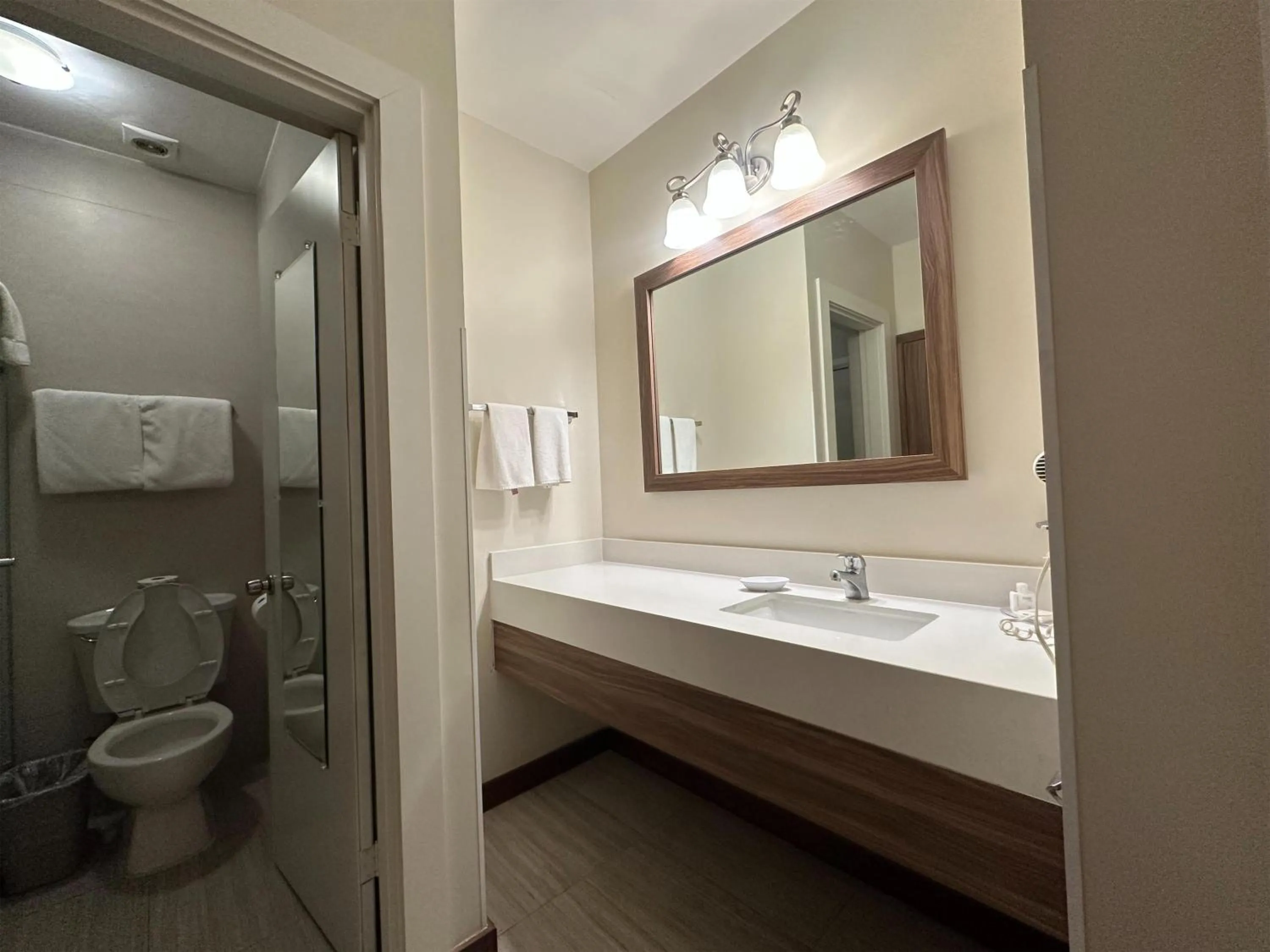 Bathroom in Best Western Plus Chihuahua Aeropuerto