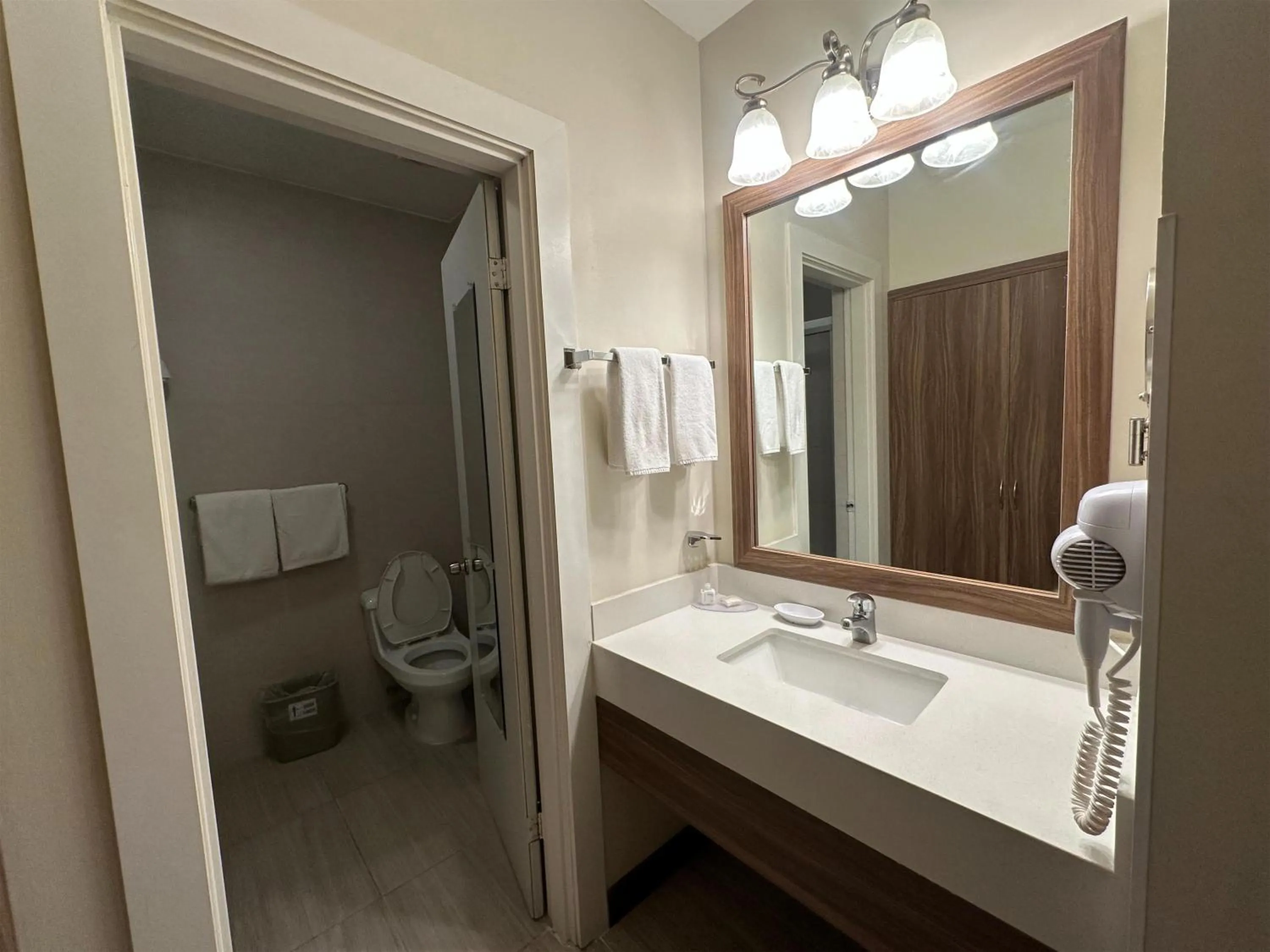 Bathroom in Best Western Plus Chihuahua Aeropuerto