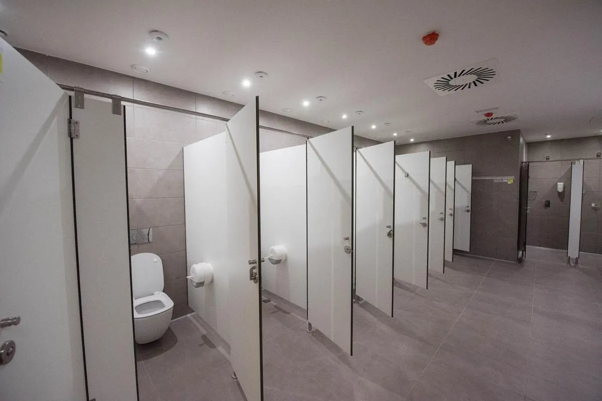 Public Bath in room00 Gran Vía Hostel