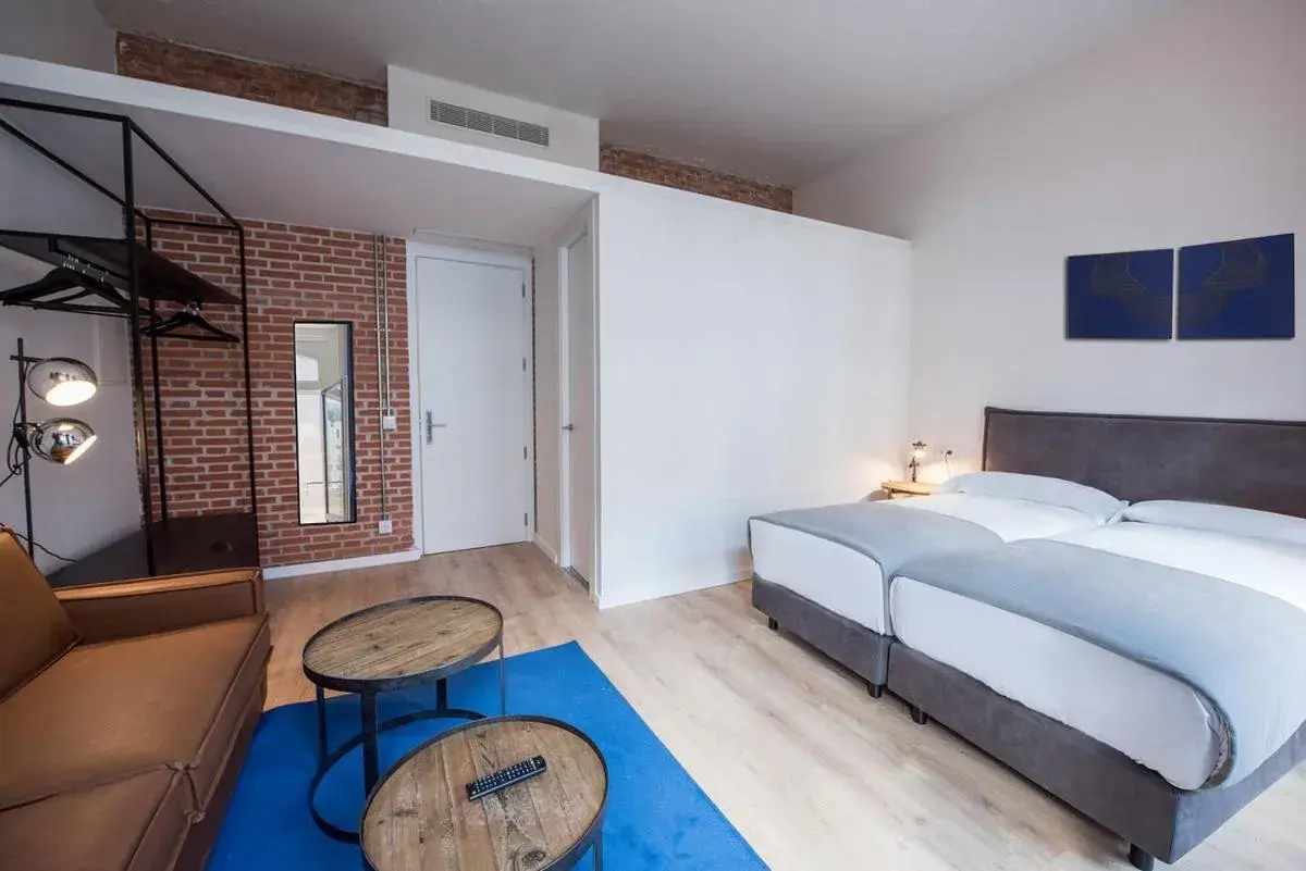 Superior Double or Twin Room in room00 Gran Vía Hostel Superior Double or Twin Room in room00 Gran Vía Hostel