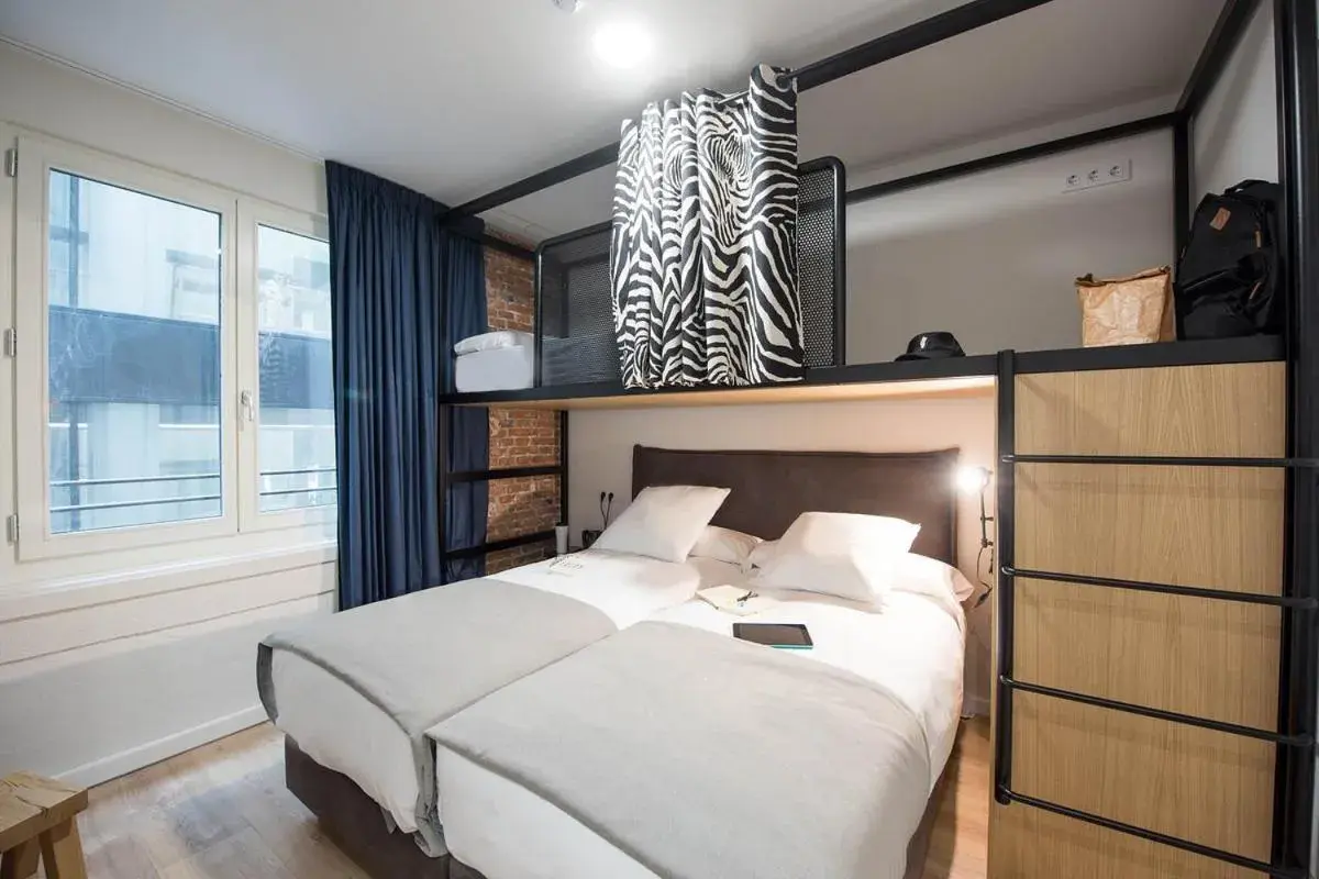 Budget Double Room in room00 Gran Vía Hostel Budget Double Room in room00 Gran Vía Hostel