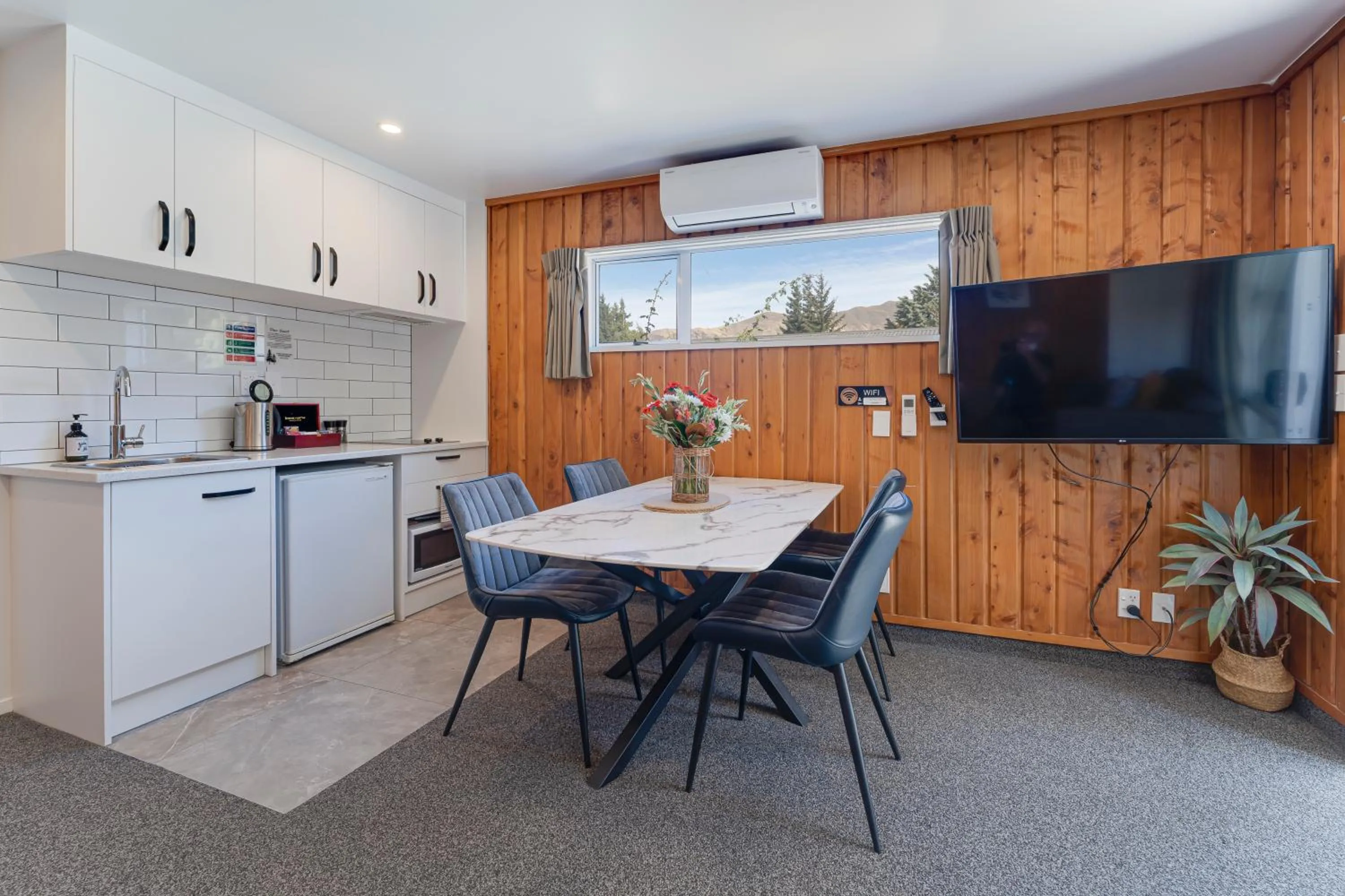 Kitchen or kitchenette in Archway Motels & Chalets