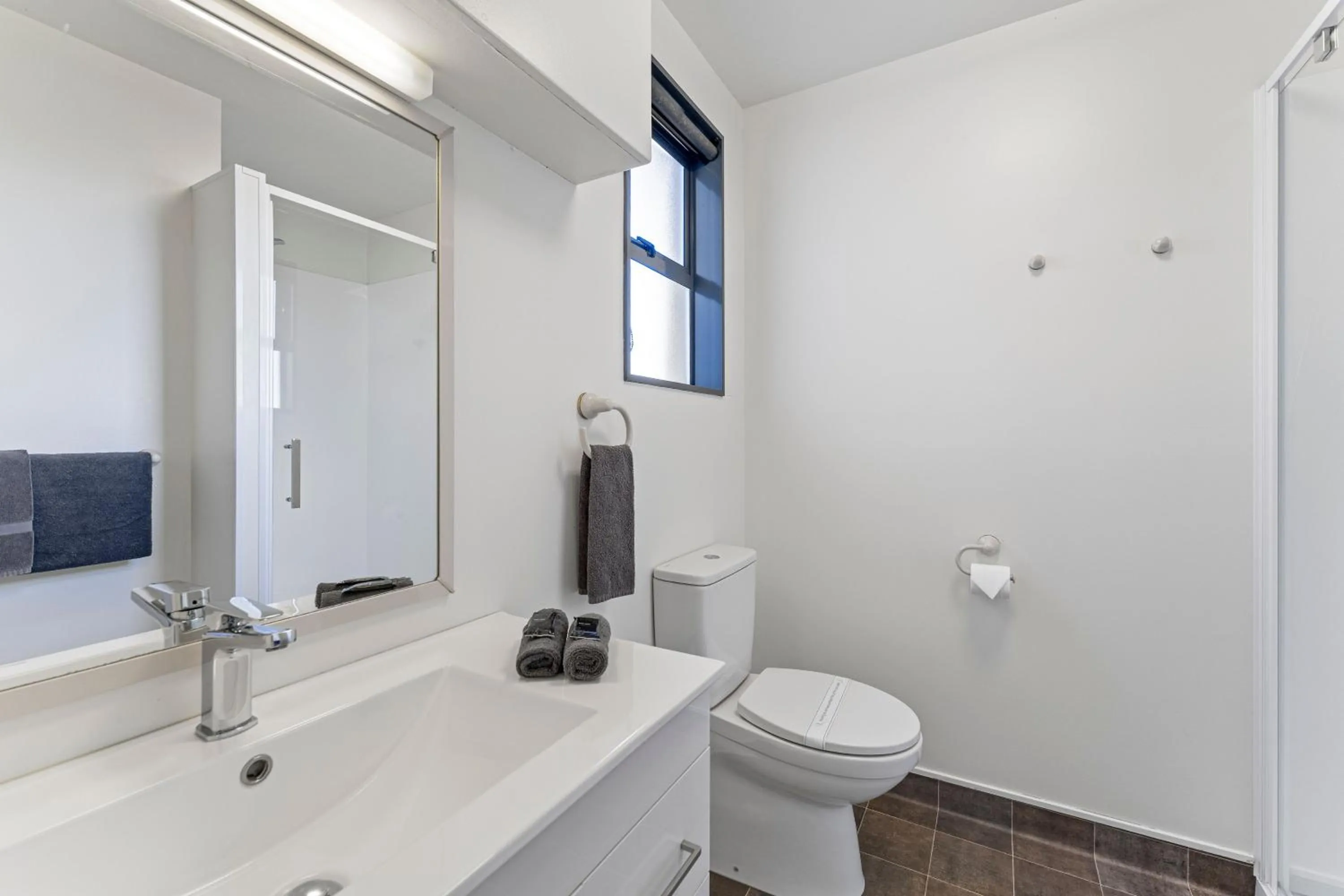 Bathroom in Avalon Manor Motel
