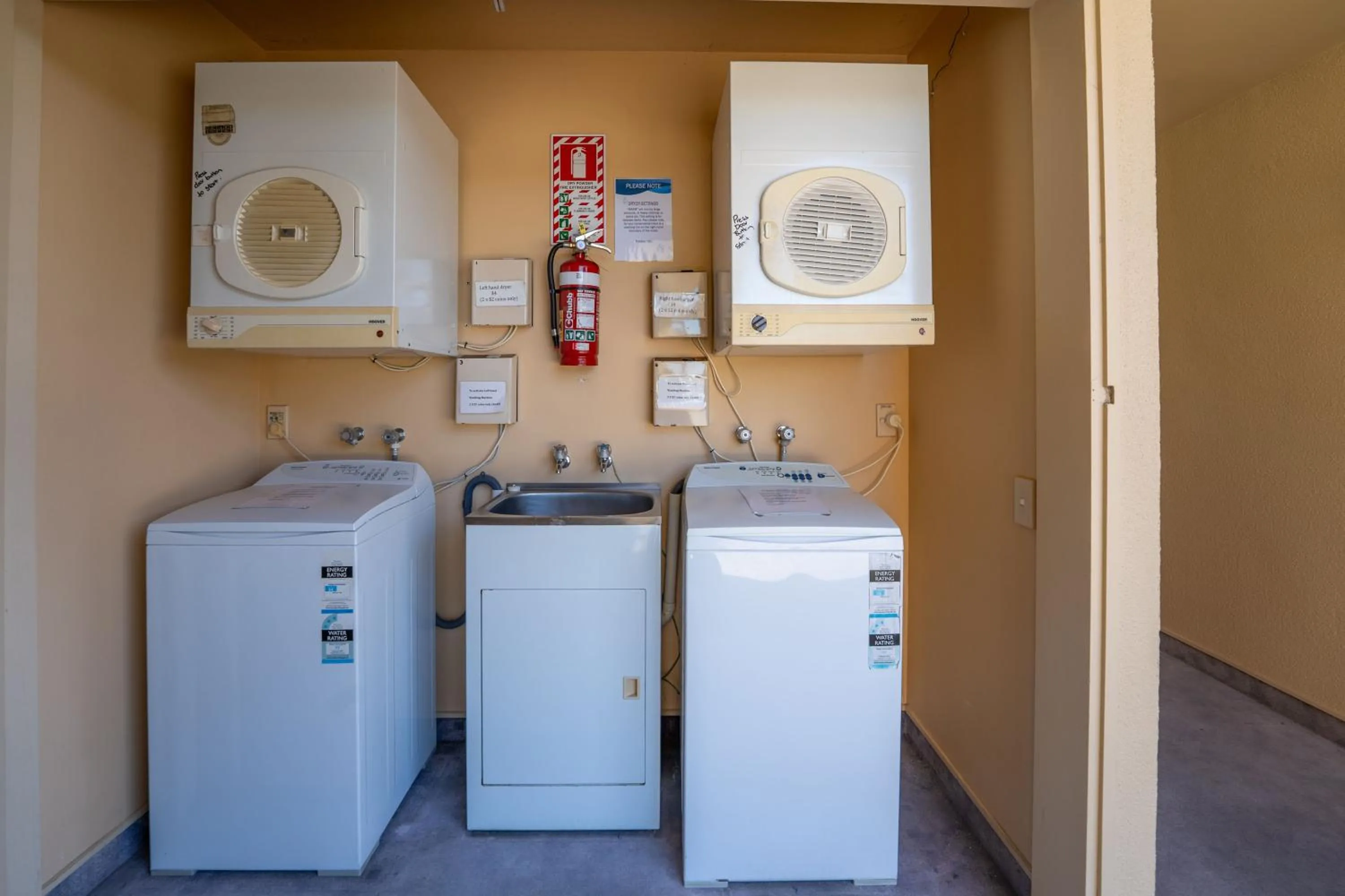 laundry in Avalon Manor Motel