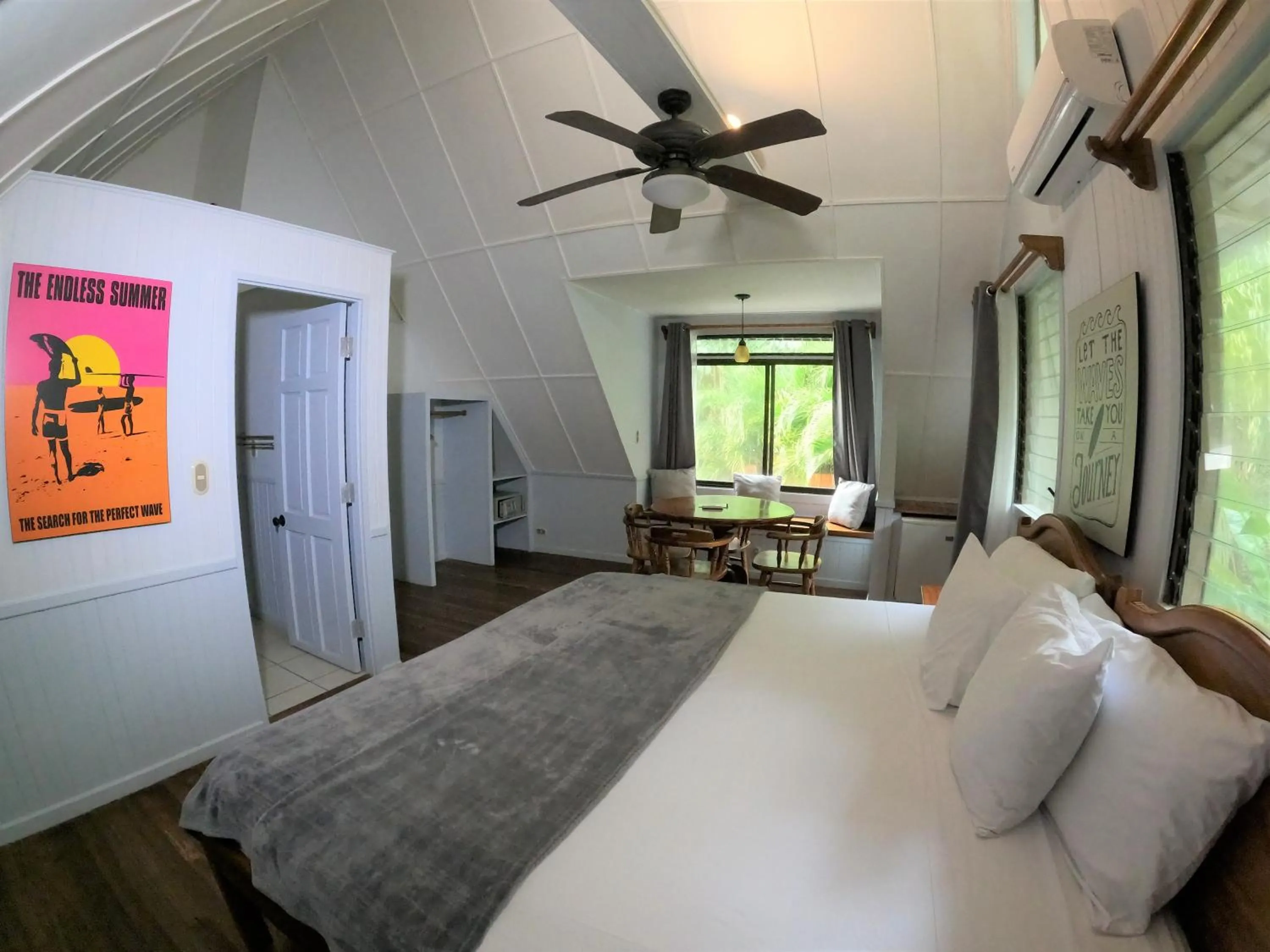 Photo of the whole room, Bed in Casa Cecilia Beach Front