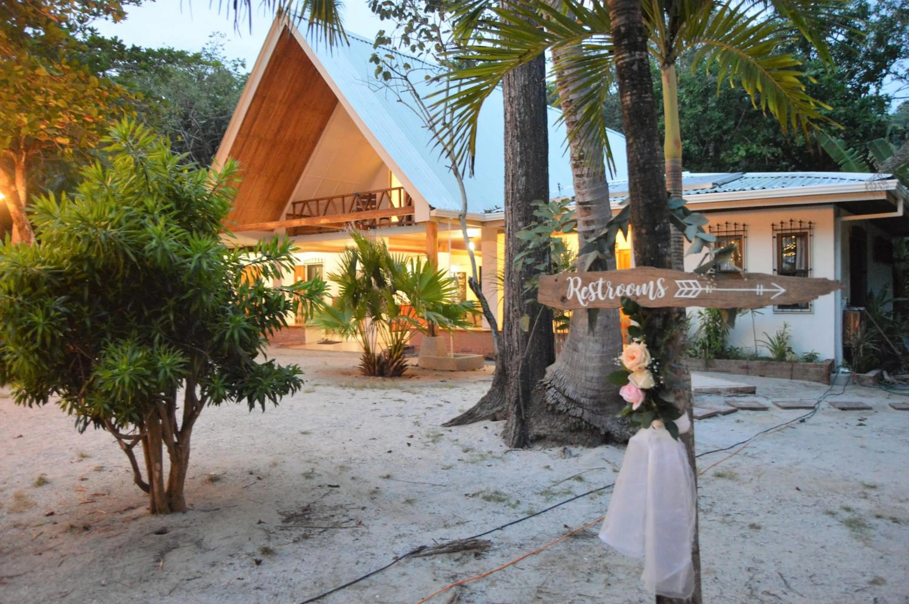 Property building in Casa Cecilia Beach Front