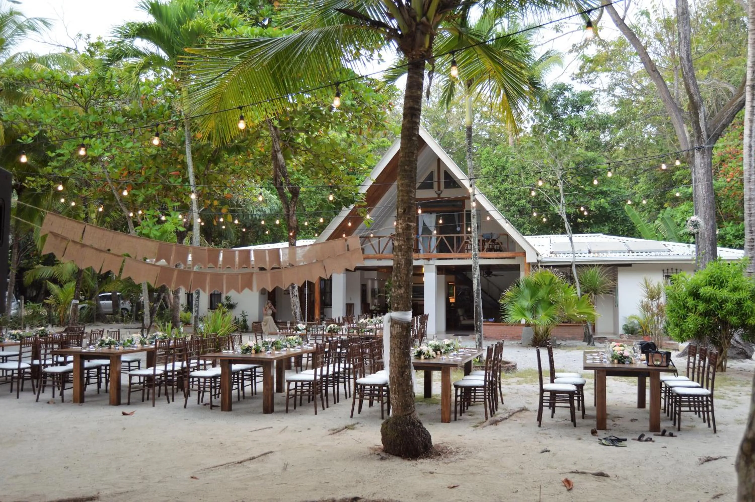 Property building in Casa Cecilia Beach Front