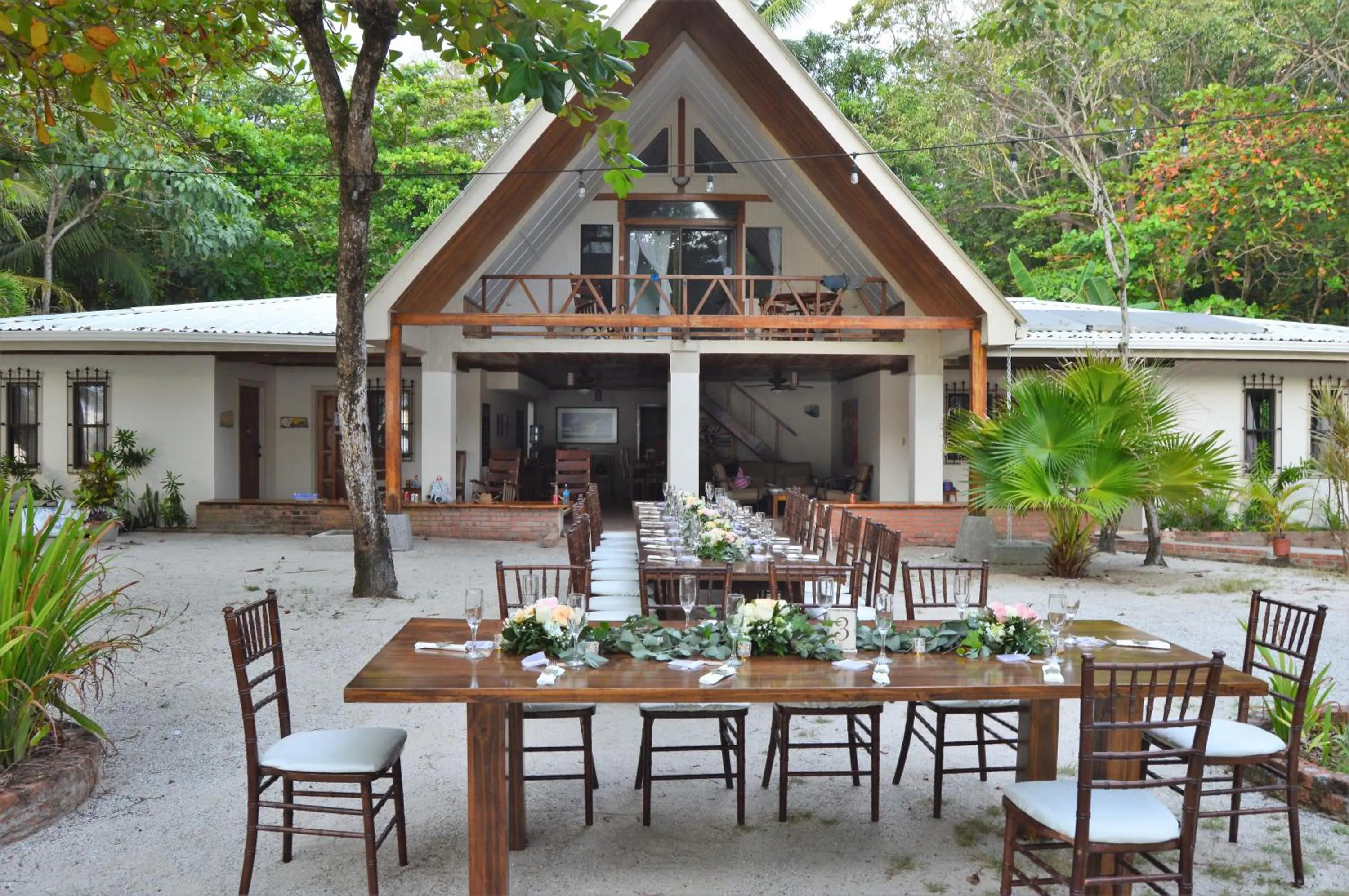 Banquet/Function facilities in Casa Cecilia Beach Front