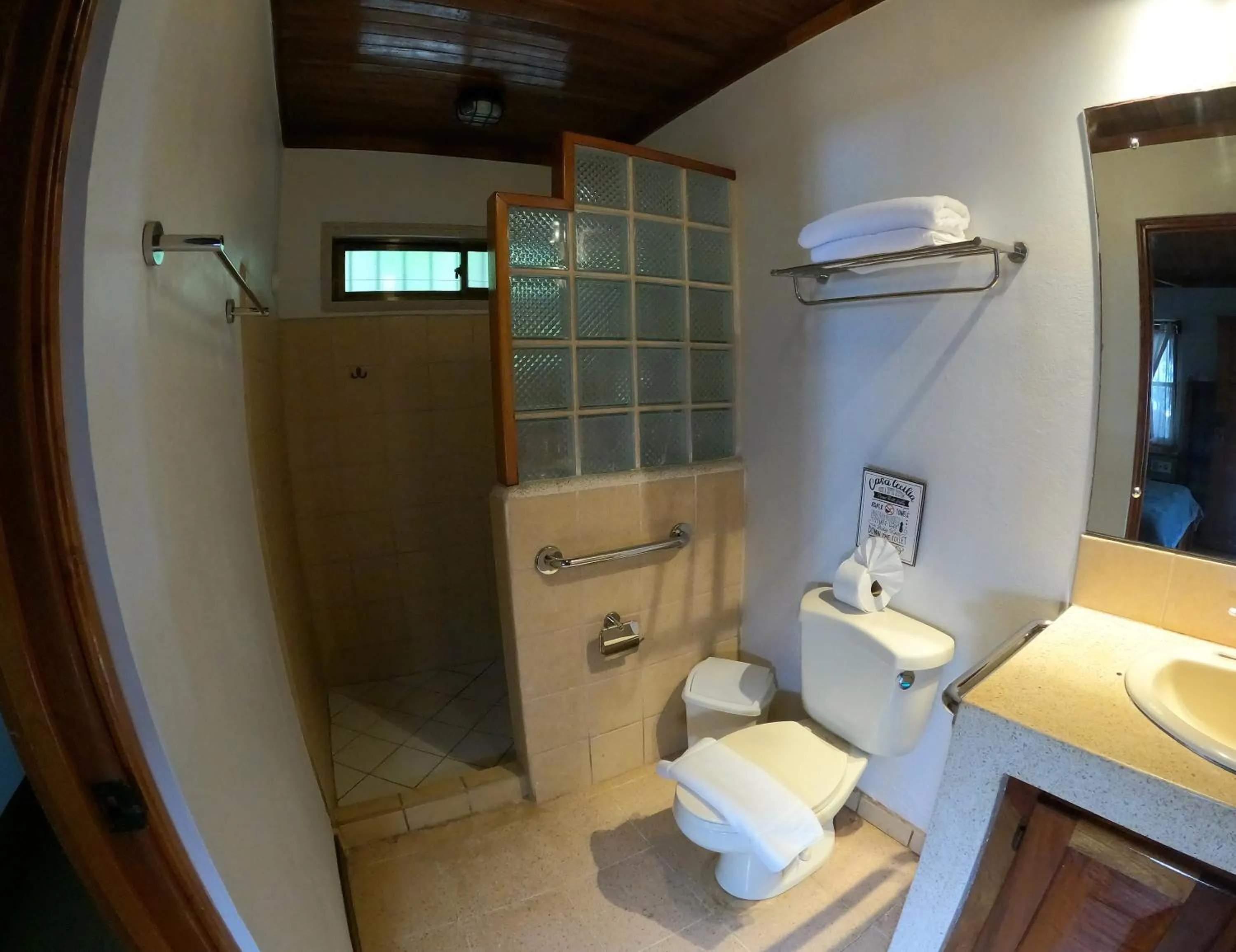 Shower in Casa Cecilia Beach Front