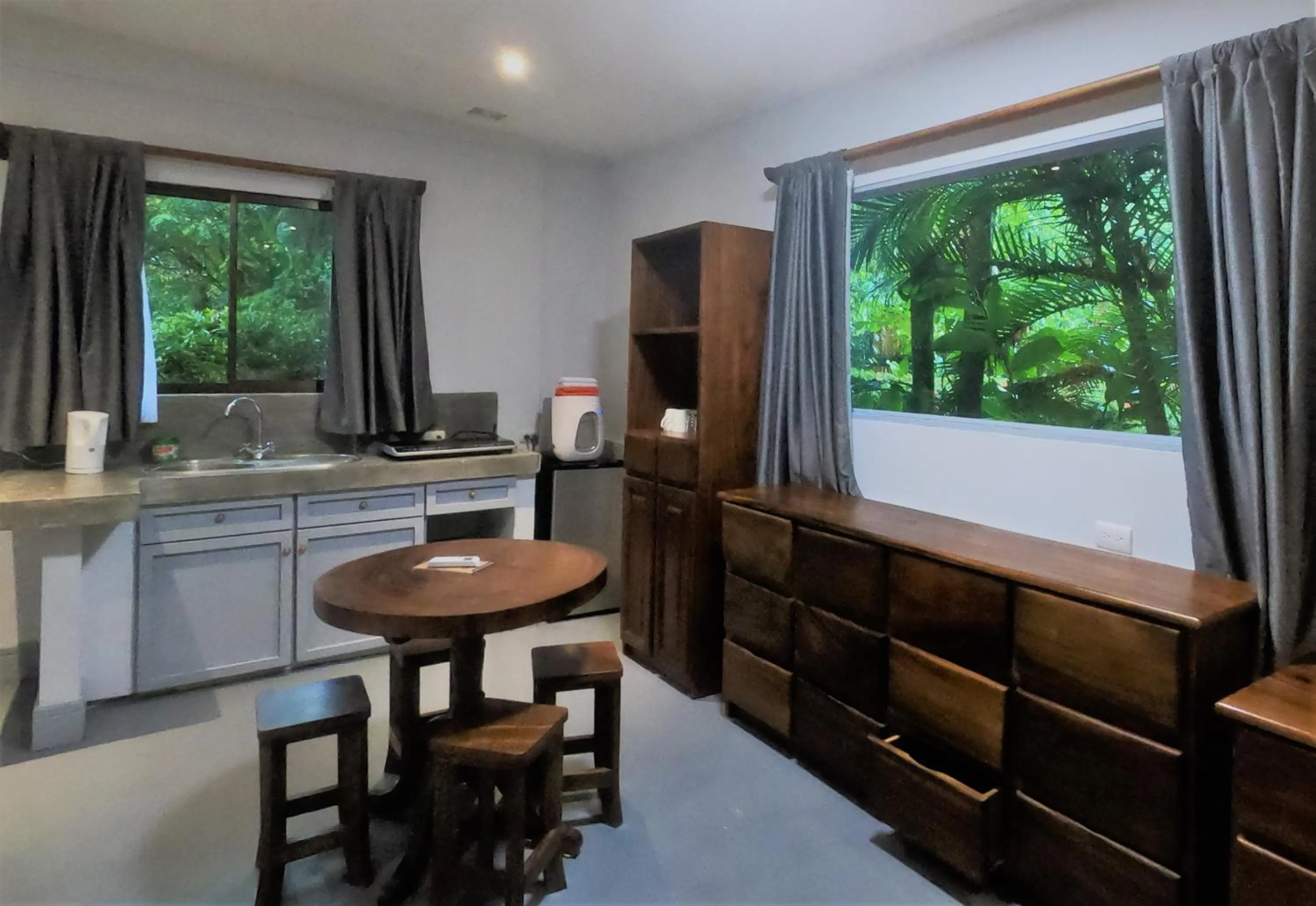 Kitchen or kitchenette in Casa Cecilia Beach Front