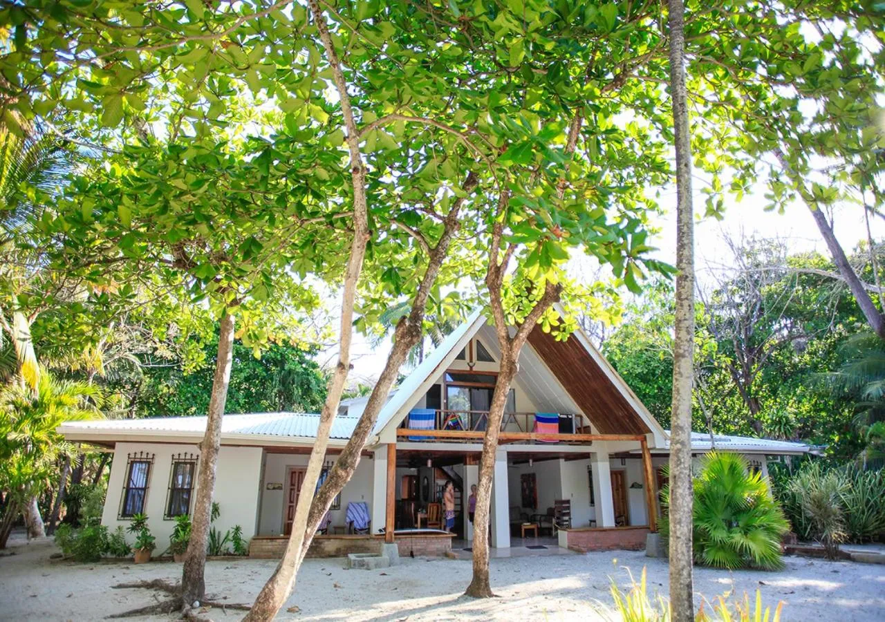 Facade/entrance in Casa Cecilia Beach Front