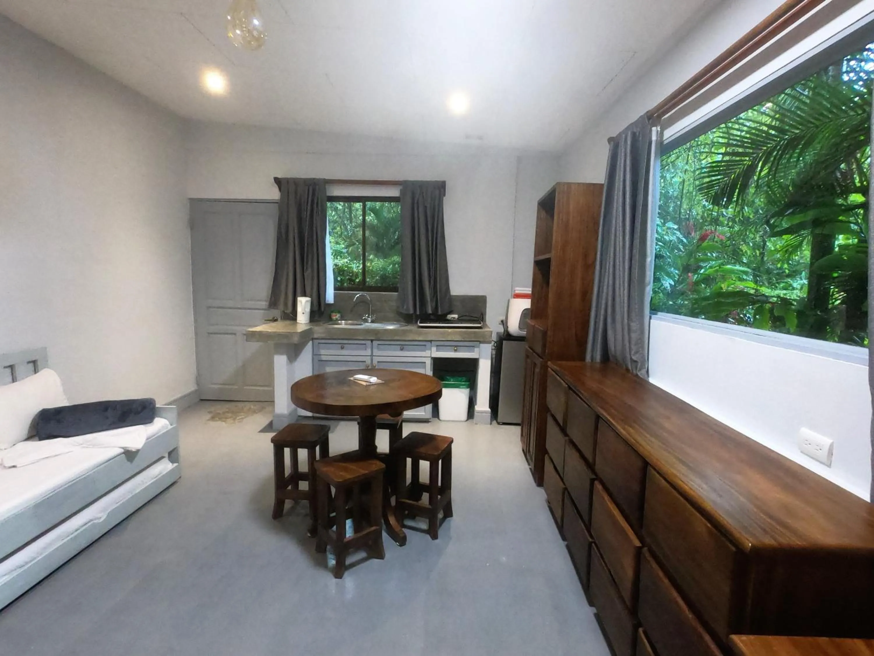 Seating area, Bed in Casa Cecilia Beach Front