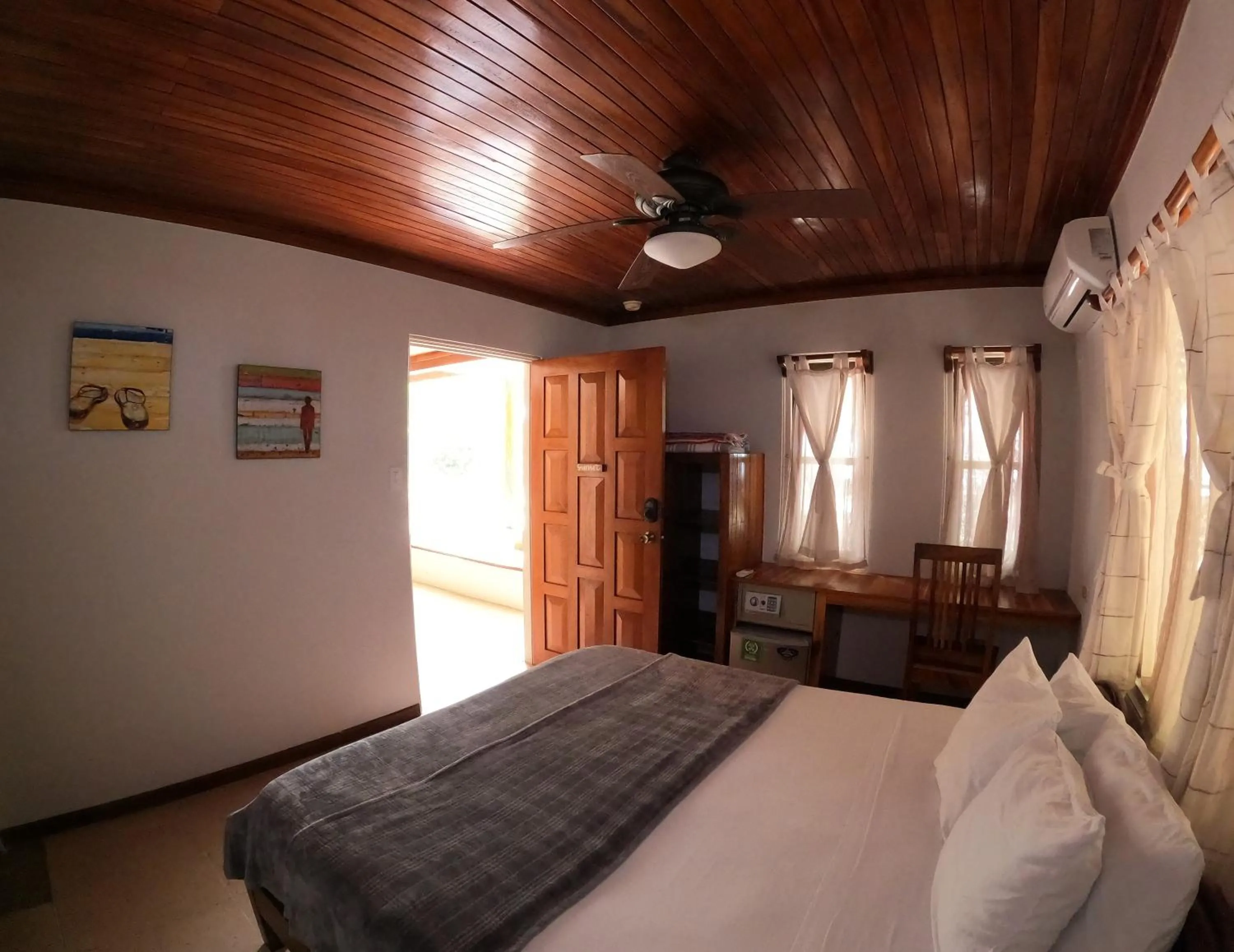 Bedroom, Bed in Casa Cecilia Beach Front