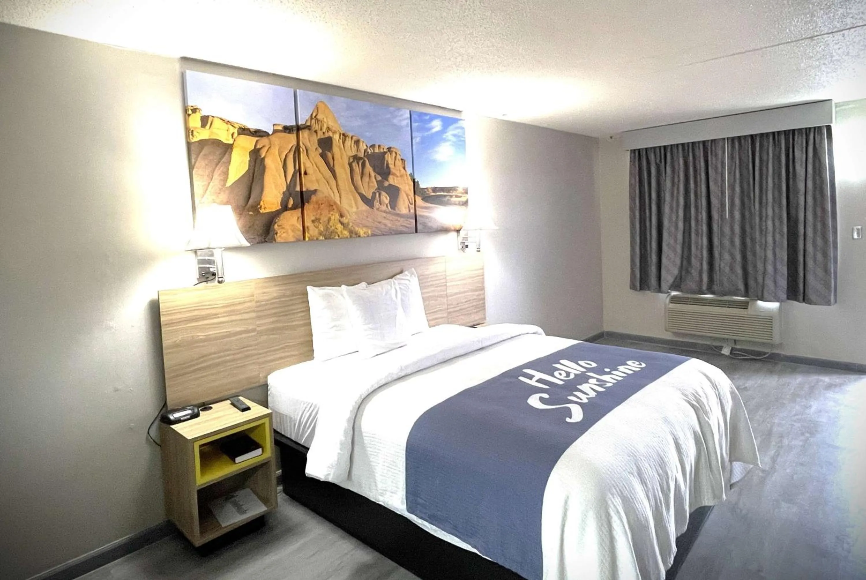 Photo of the whole room, Bed in Days Inn by Wyndham Salina South