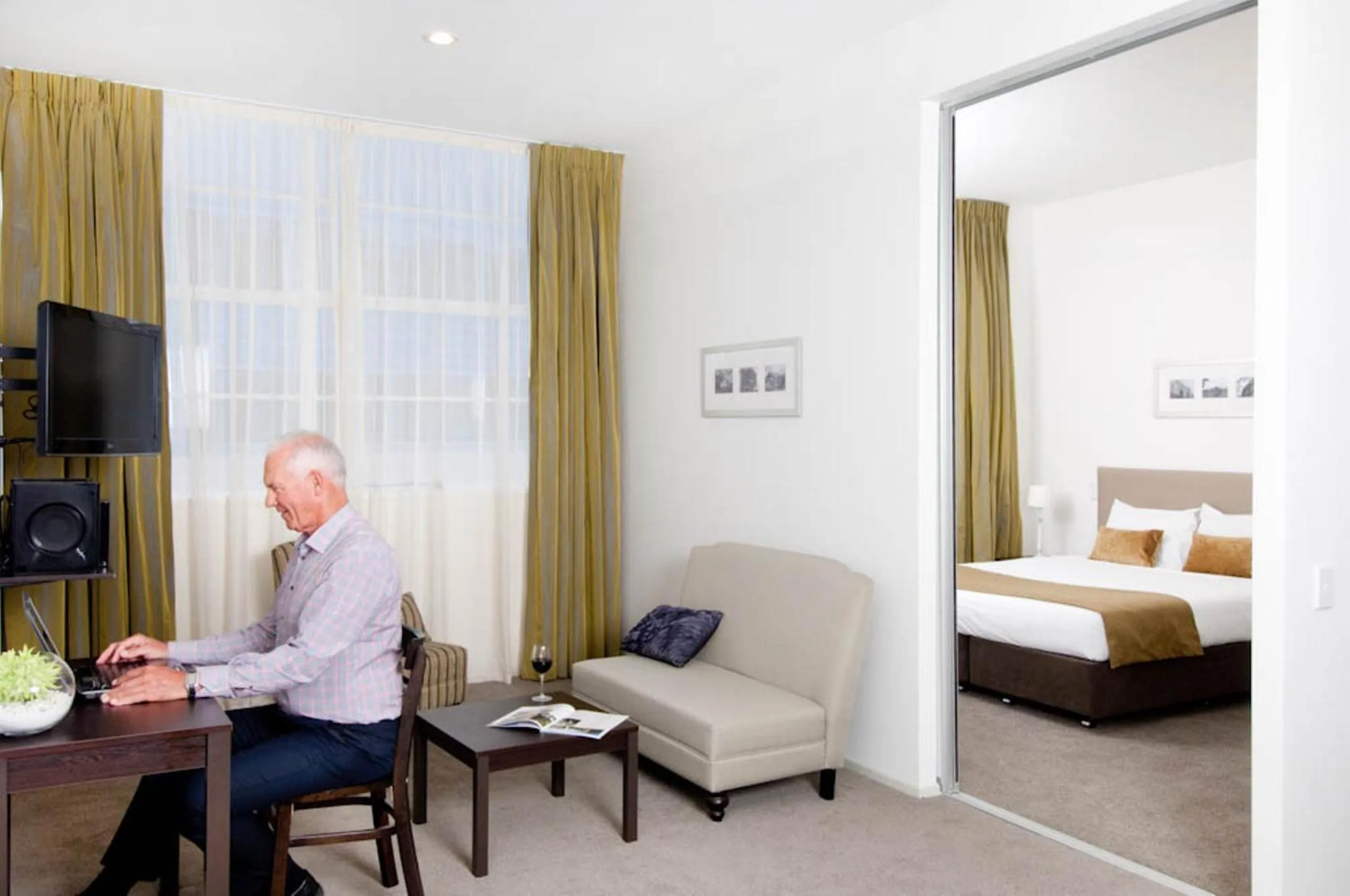 Living room, Bed in Quest on London