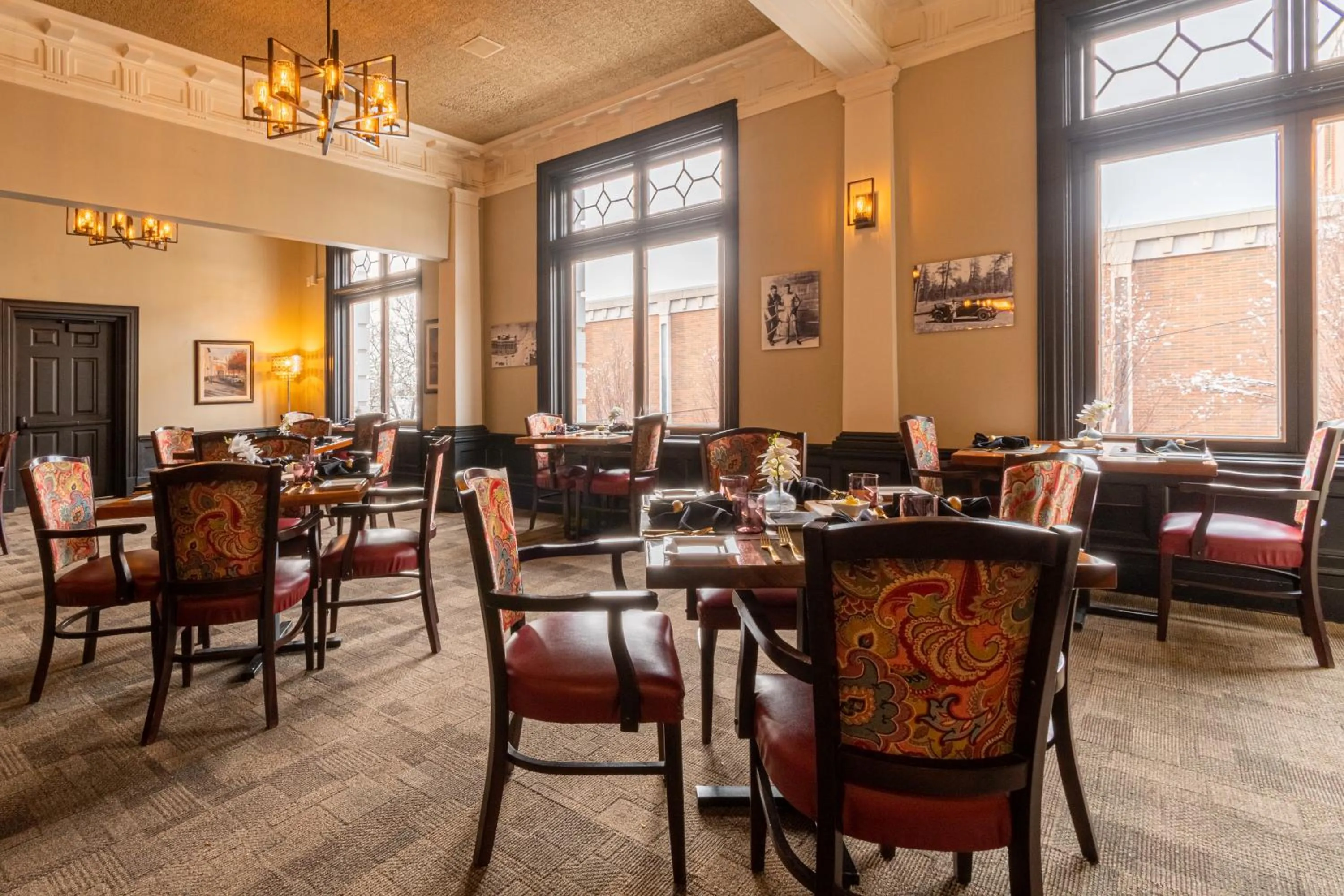 Restaurant/places to eat in Spokane Club Hotel