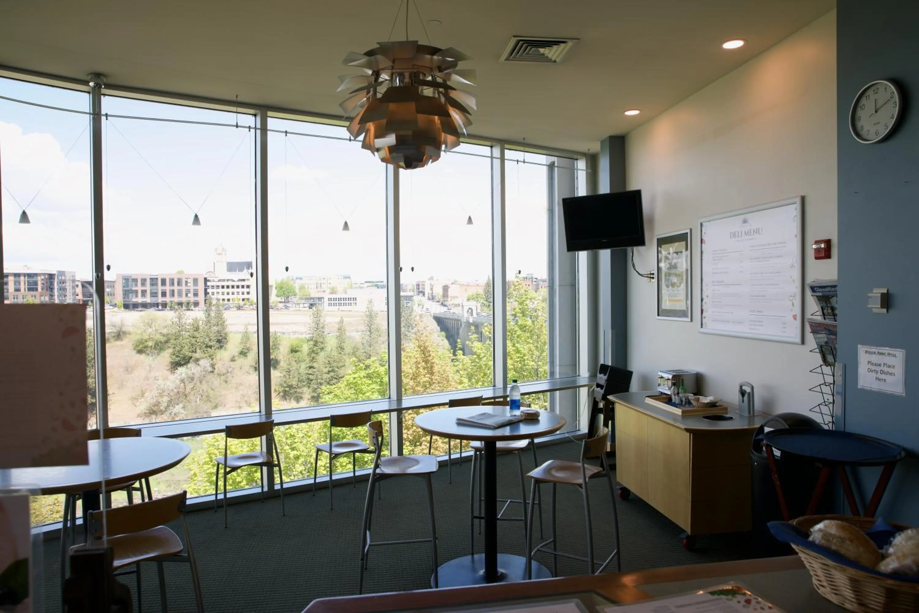 Restaurant/places to eat in Spokane Club Hotel