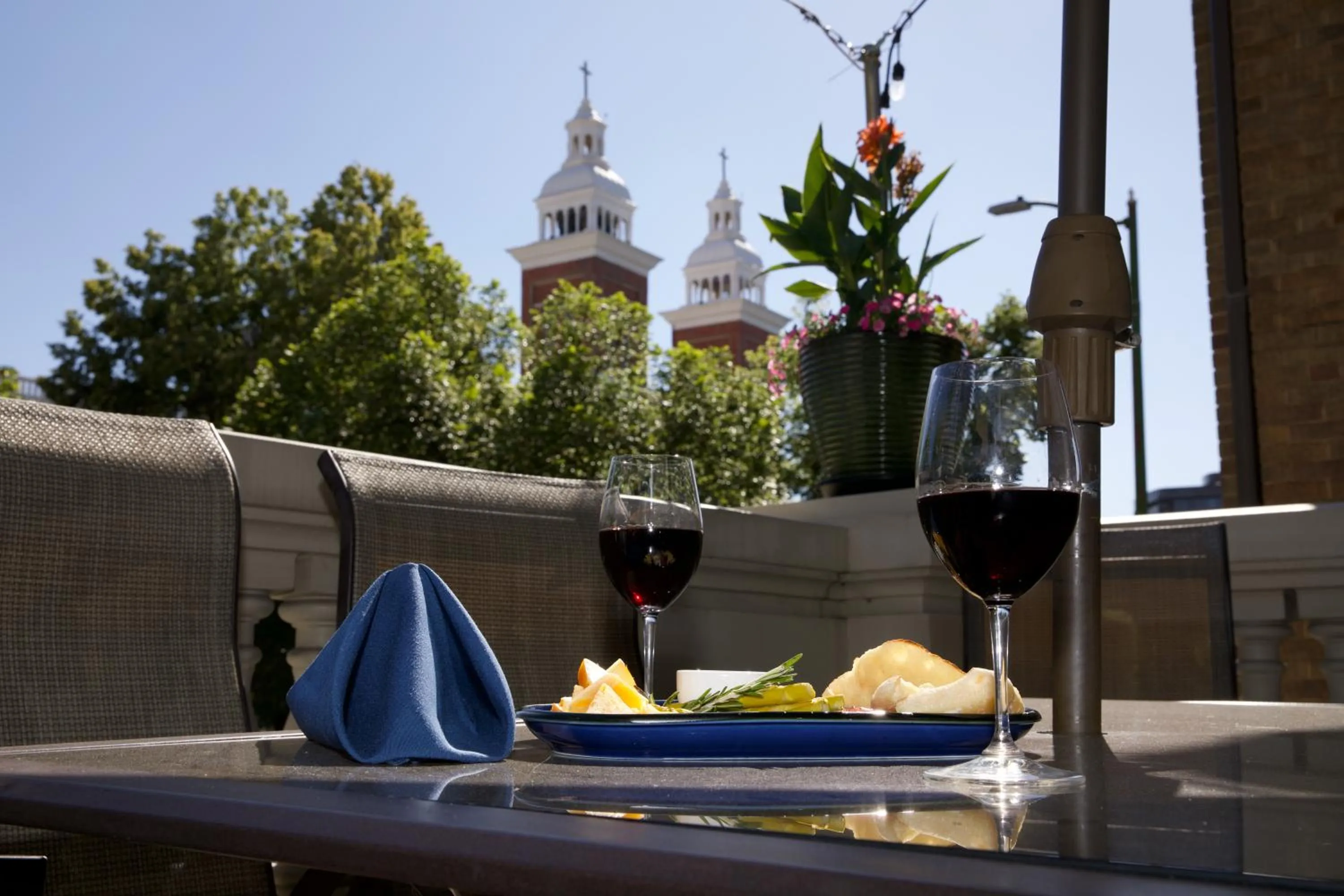 Restaurant/places to eat in Spokane Club Hotel