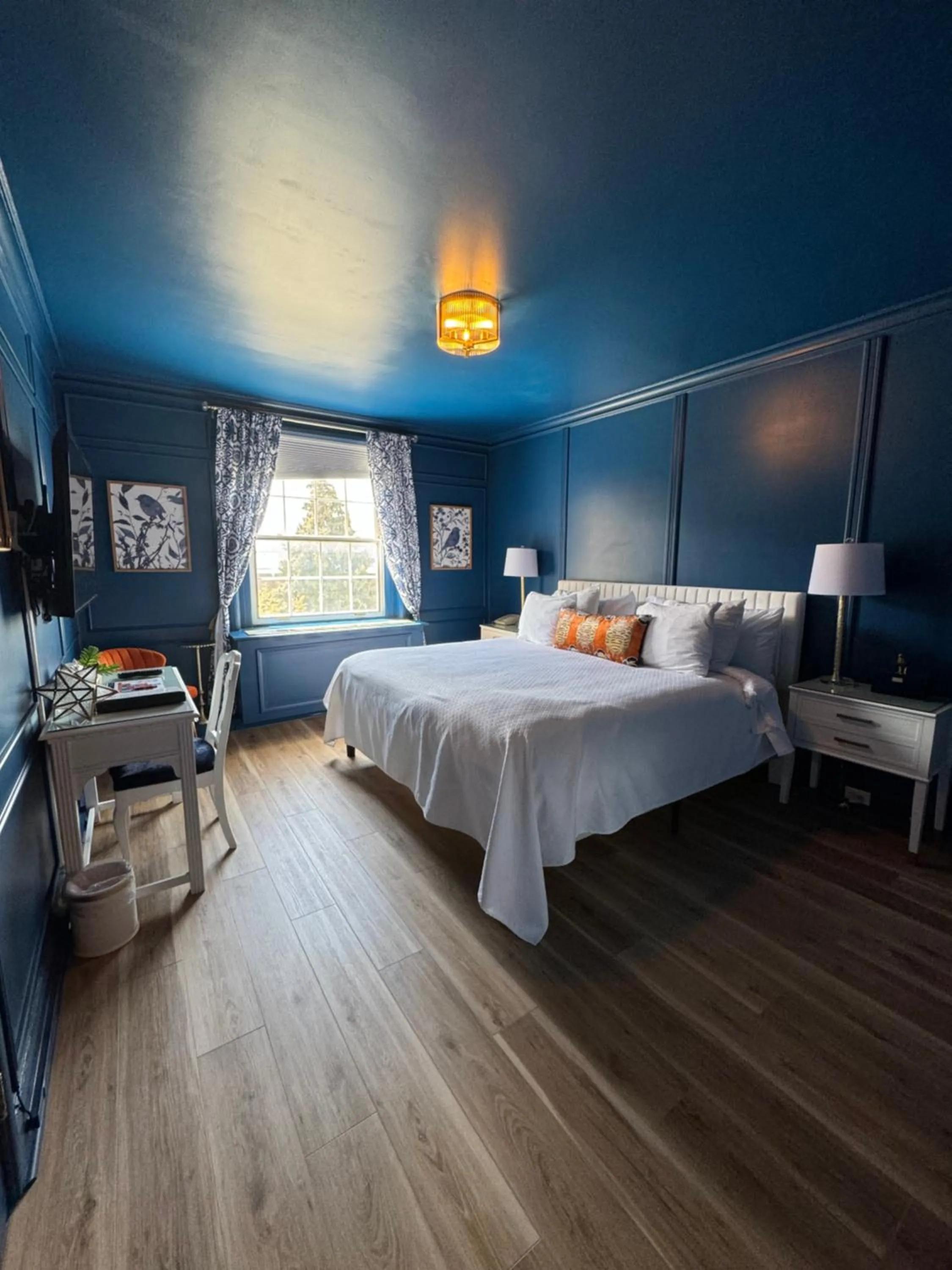 Bed in Spokane Club Hotel