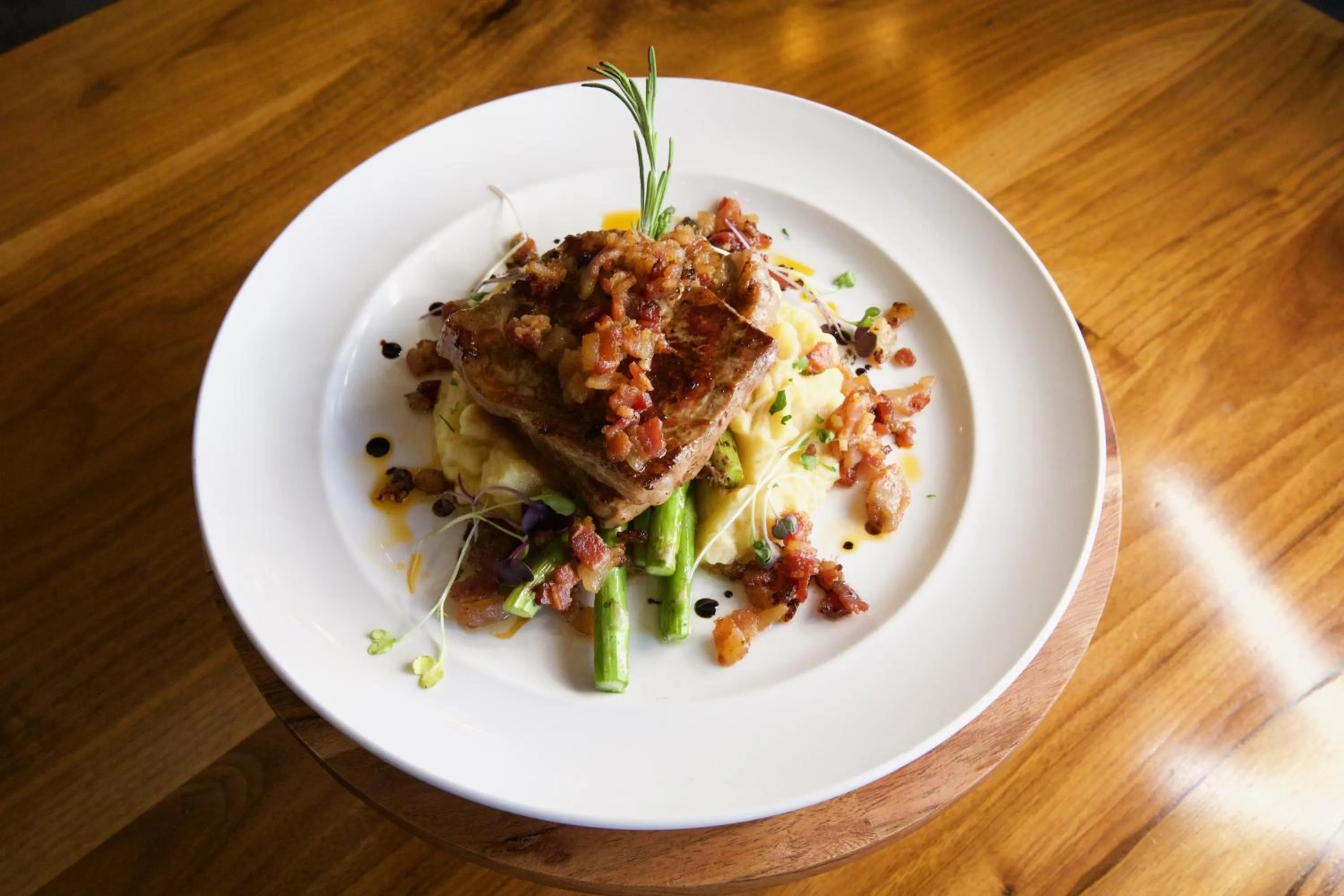 Restaurant/places to eat in Spokane Club Hotel