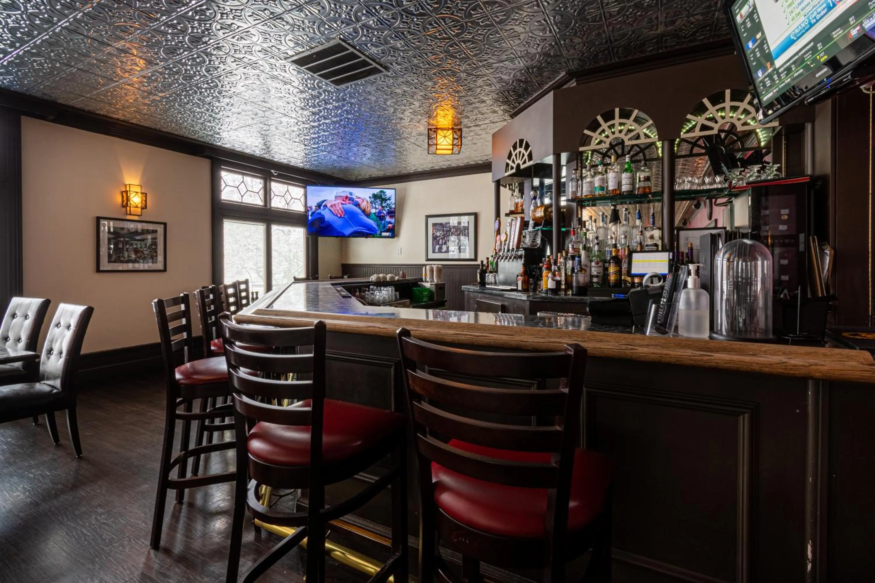 Restaurant/places to eat in Spokane Club Hotel