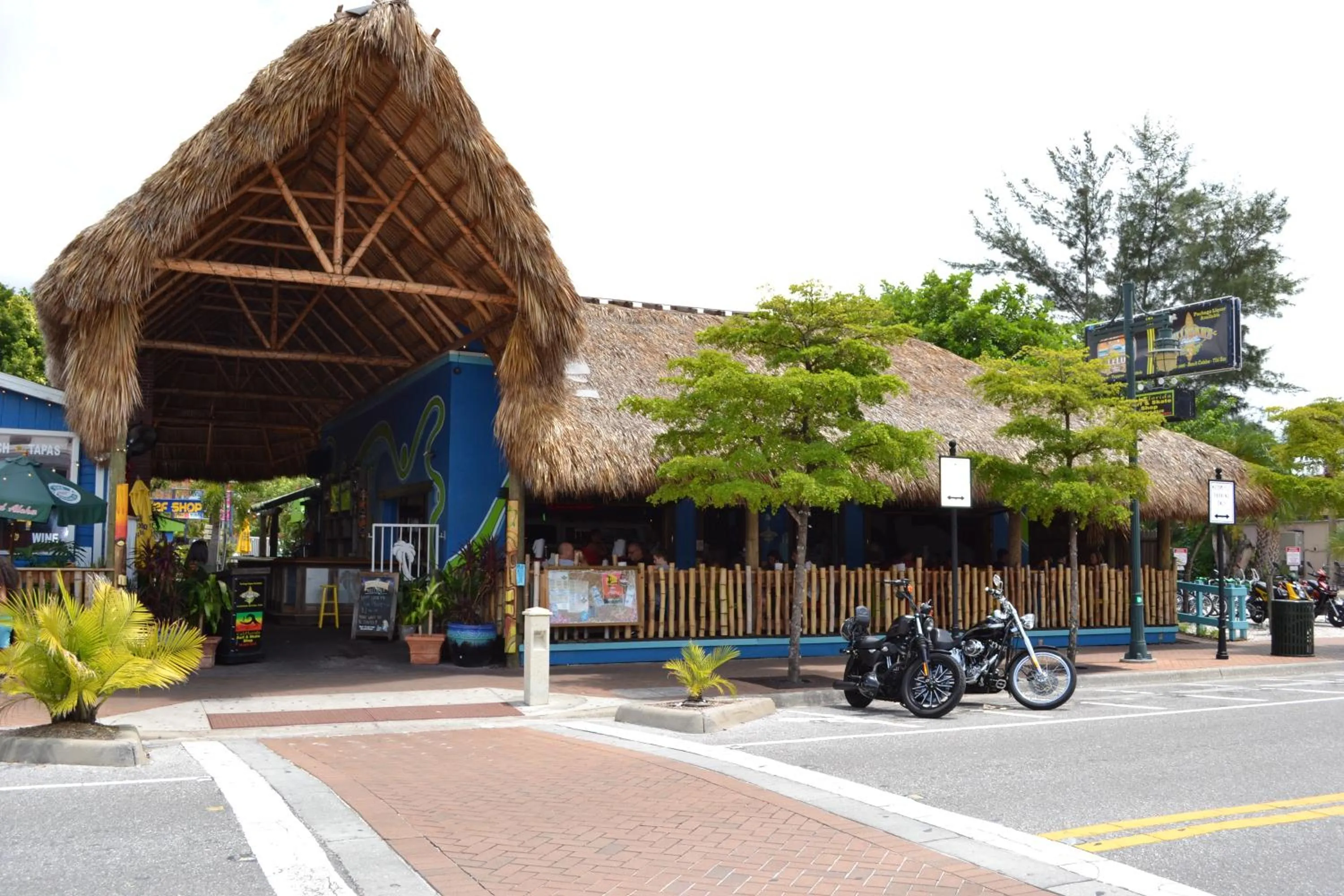 Siesta Heron Suites & Villas