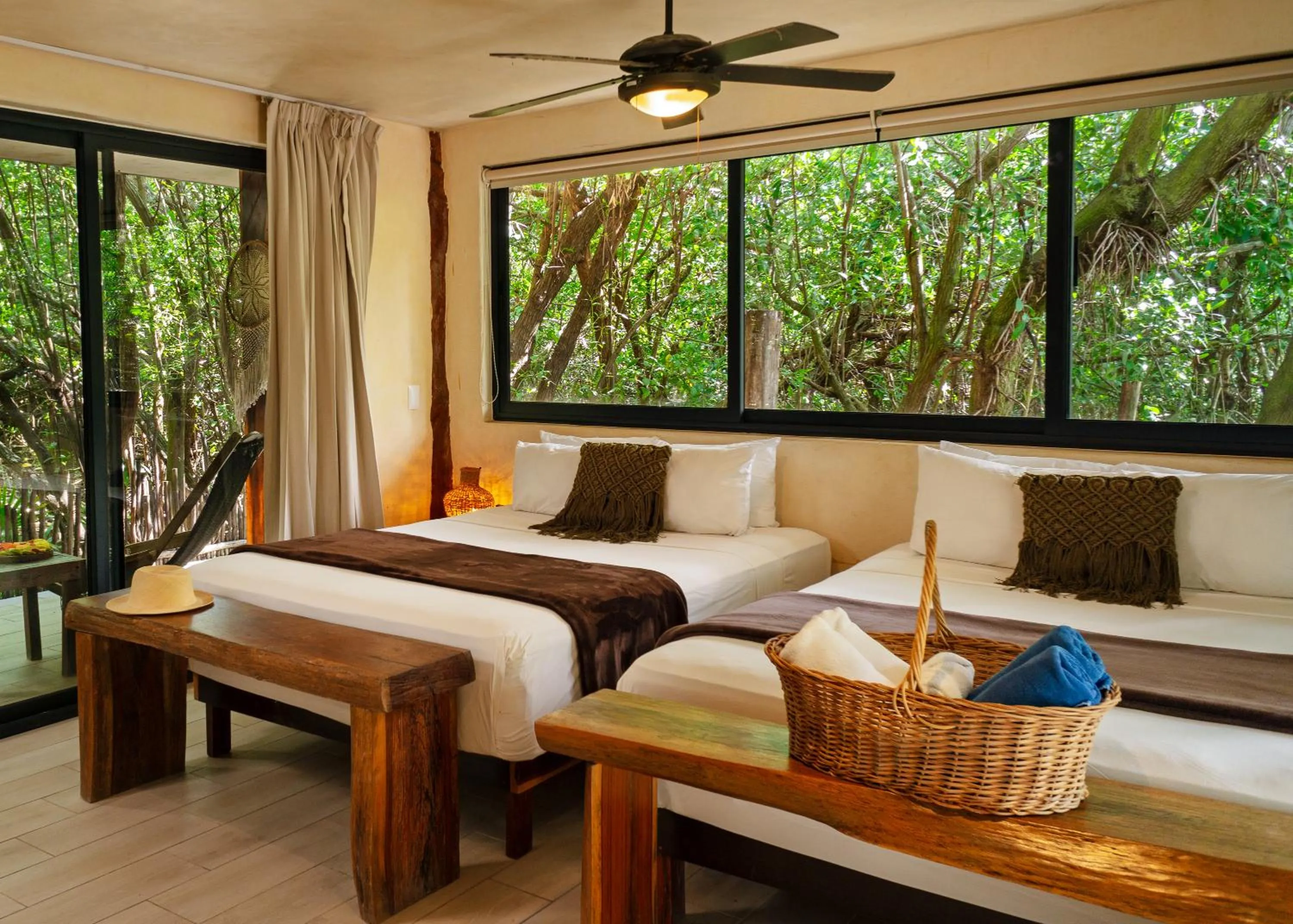 Photo of the whole room, Bed in Sunset House