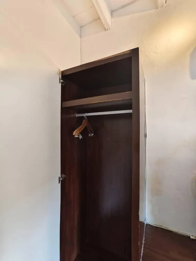 wardrobe in Red Inn Court