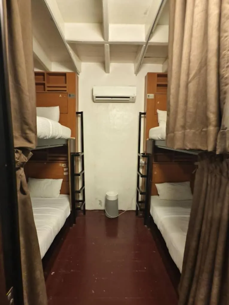 Bed in Red Inn Court