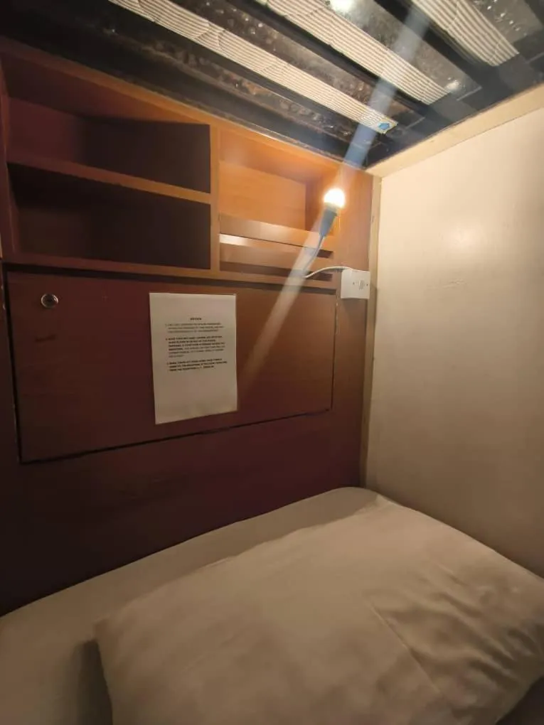 Bed in Red Inn Court