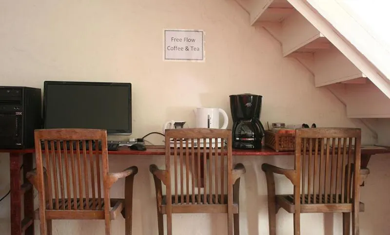 Facade/entrance in Red Inn Court