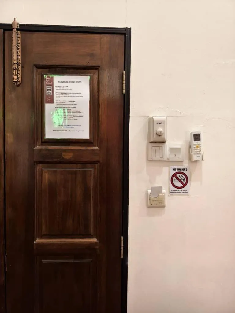 air conditioner in Red Inn Court