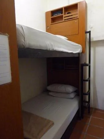 Bed in Red Inn Court