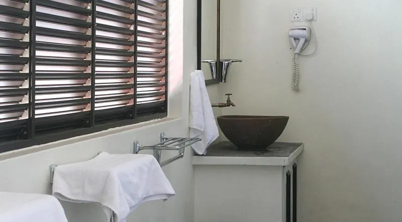 Shower in Red Inn Court