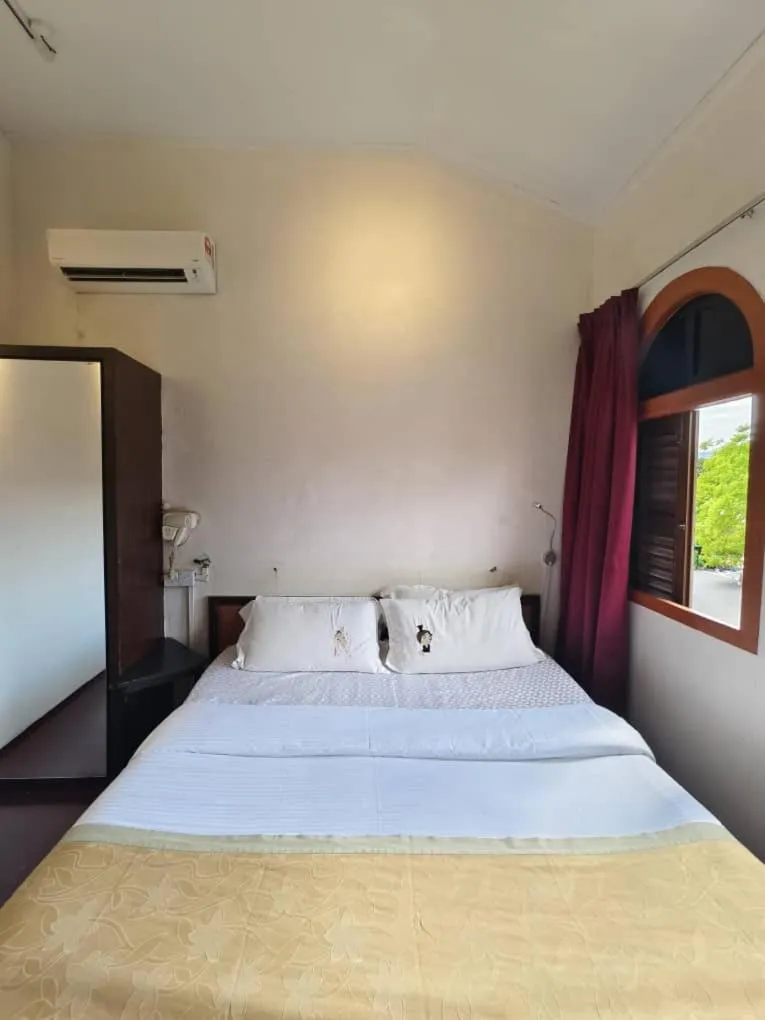 Bed in Red Inn Court