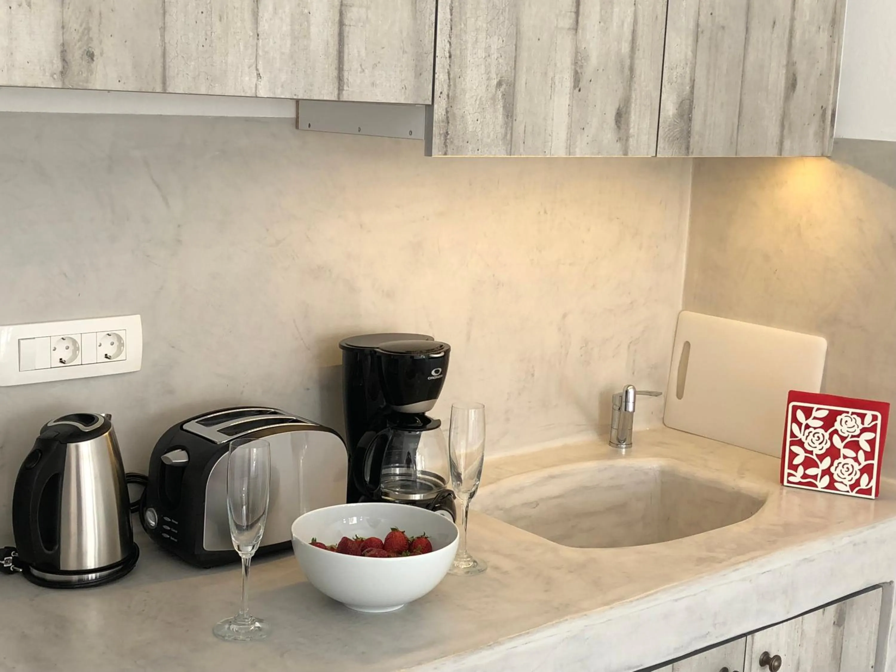 Black Coast Santorini