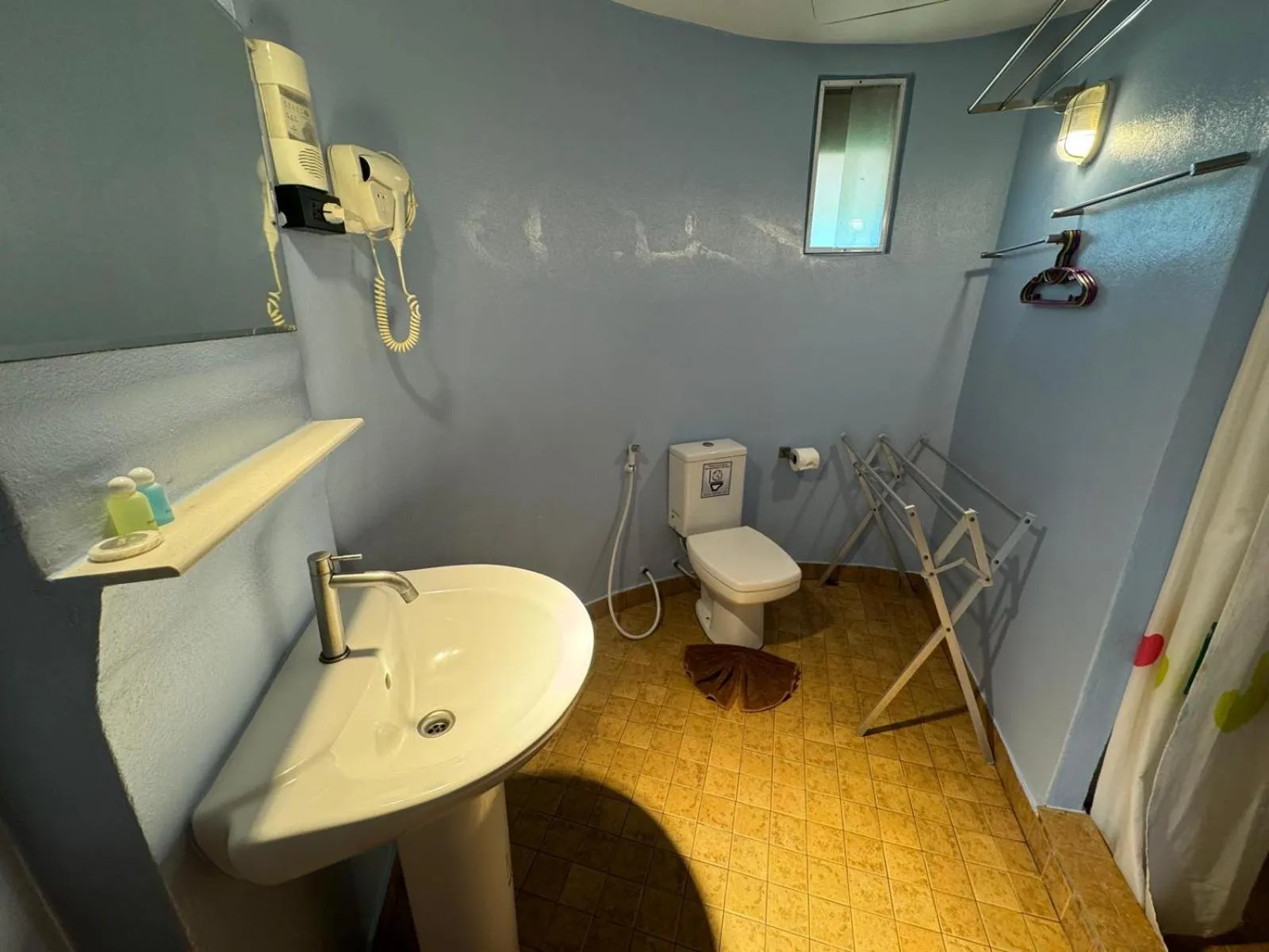 Shower in Koh Mak Buri Hut Natural Resort