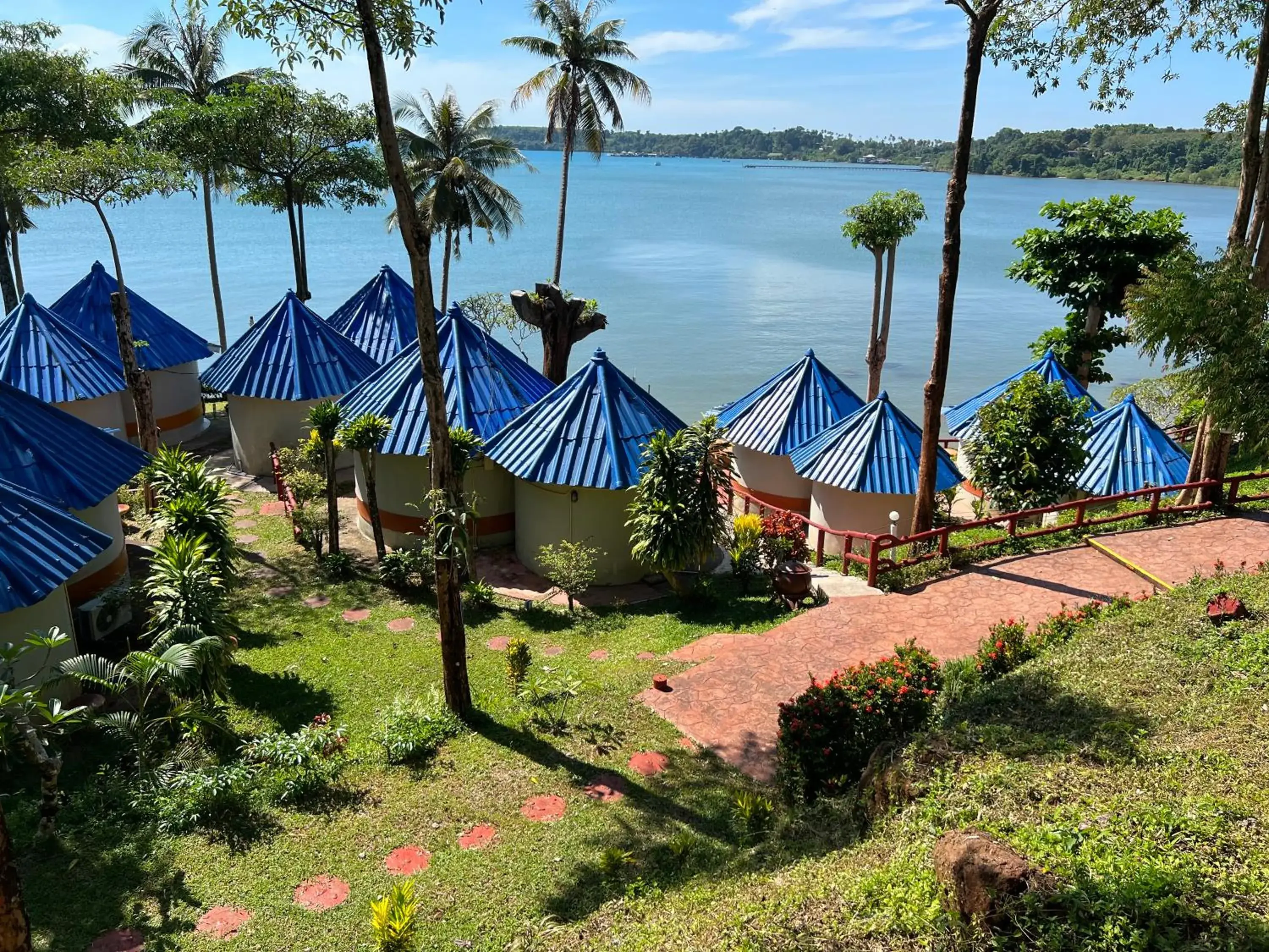 Property building in Koh Mak Buri Hut Natural Resort Property building in Koh Mak Buri Hut Natural Resort