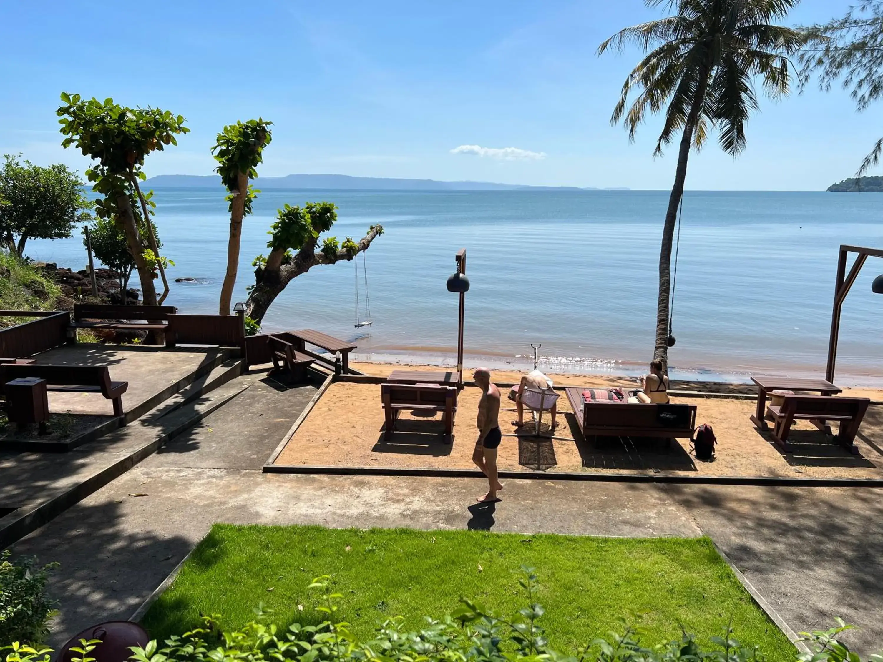 Restaurant/places to eat in Koh Mak Buri Hut Natural Resort Restaurant/places to eat in Koh Mak Buri Hut Natural Resort