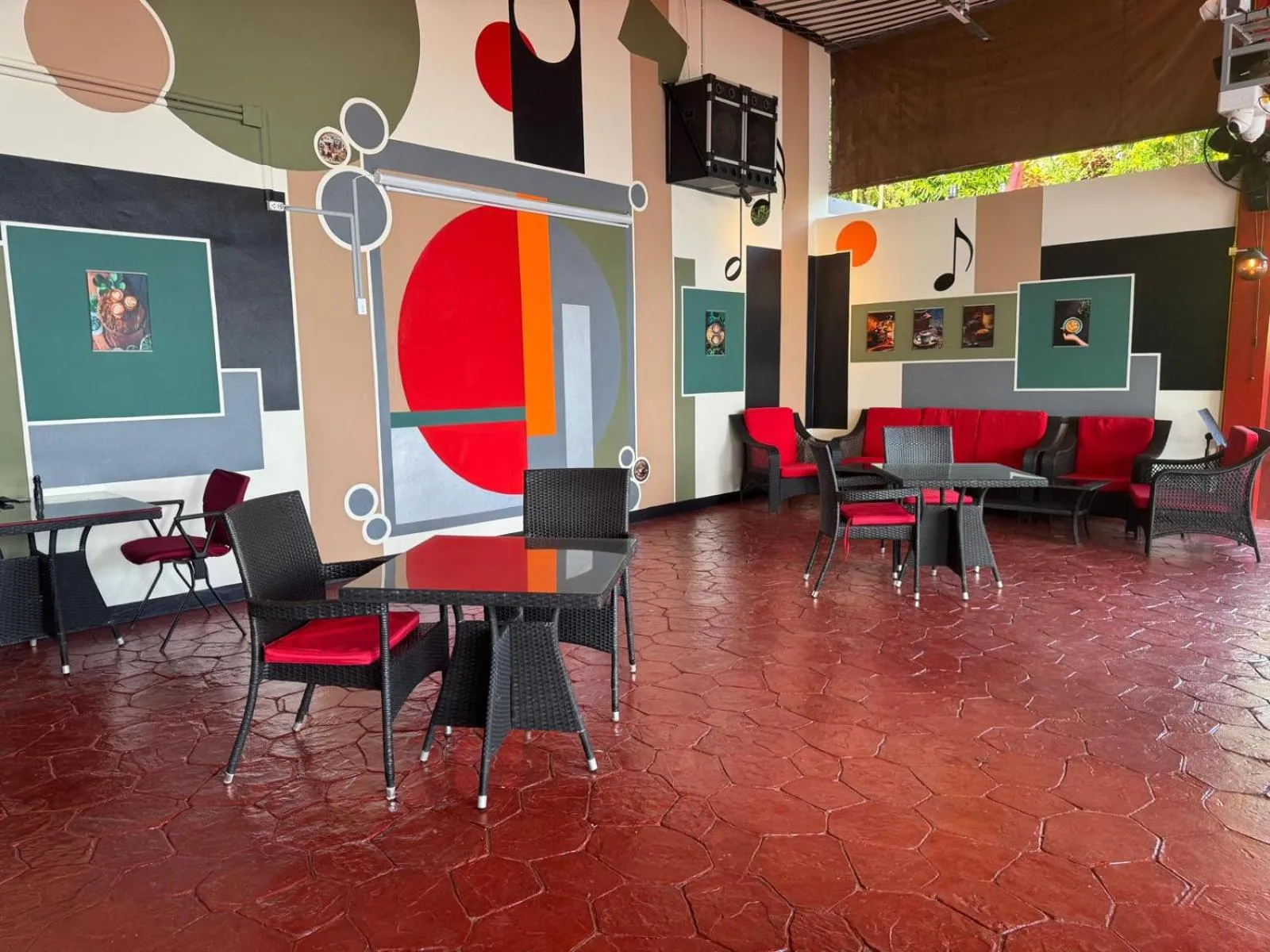 Restaurant/places to eat in Koh Mak Buri Hut Natural Resort